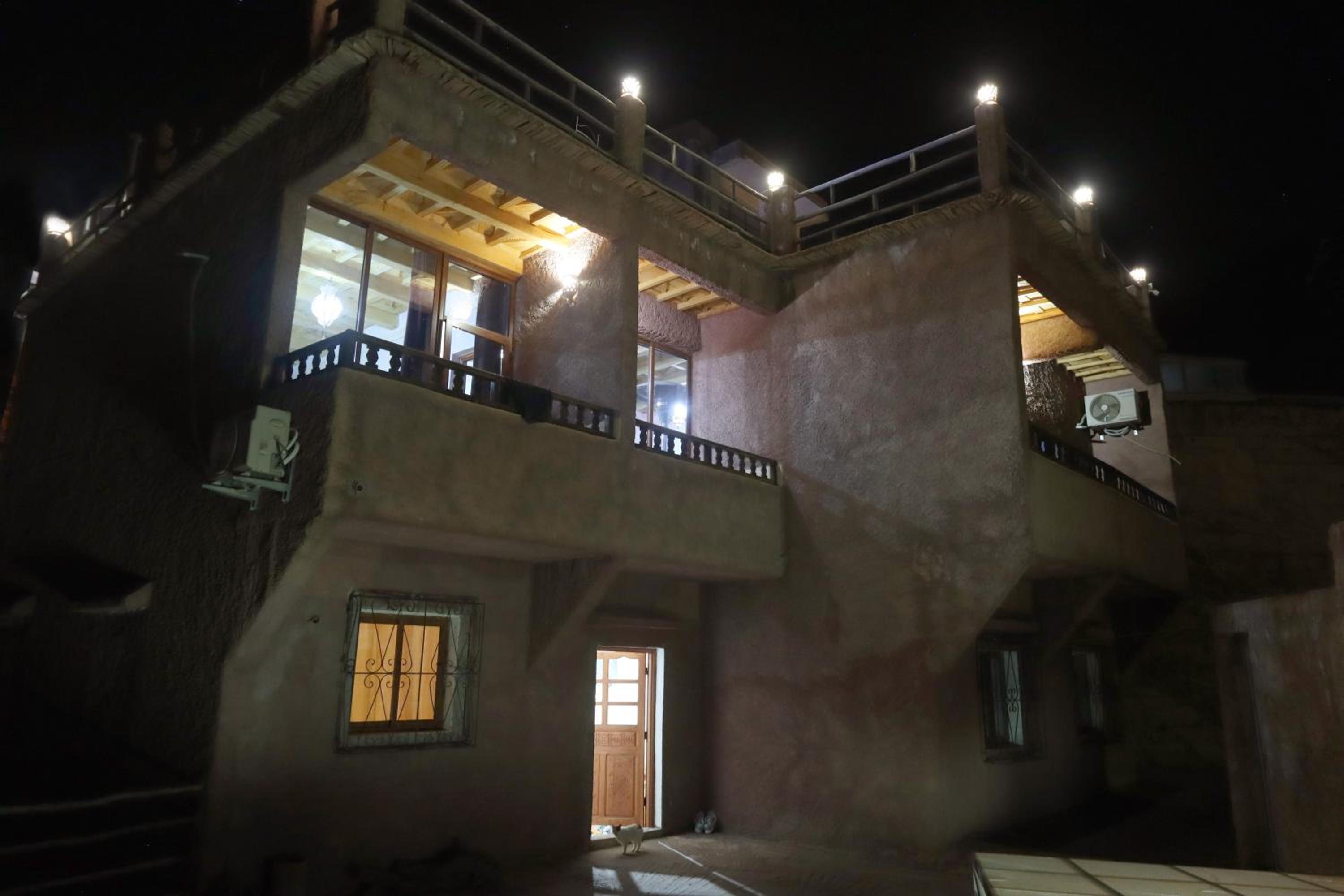 Double or Twin Room with Balcony - Photo 15