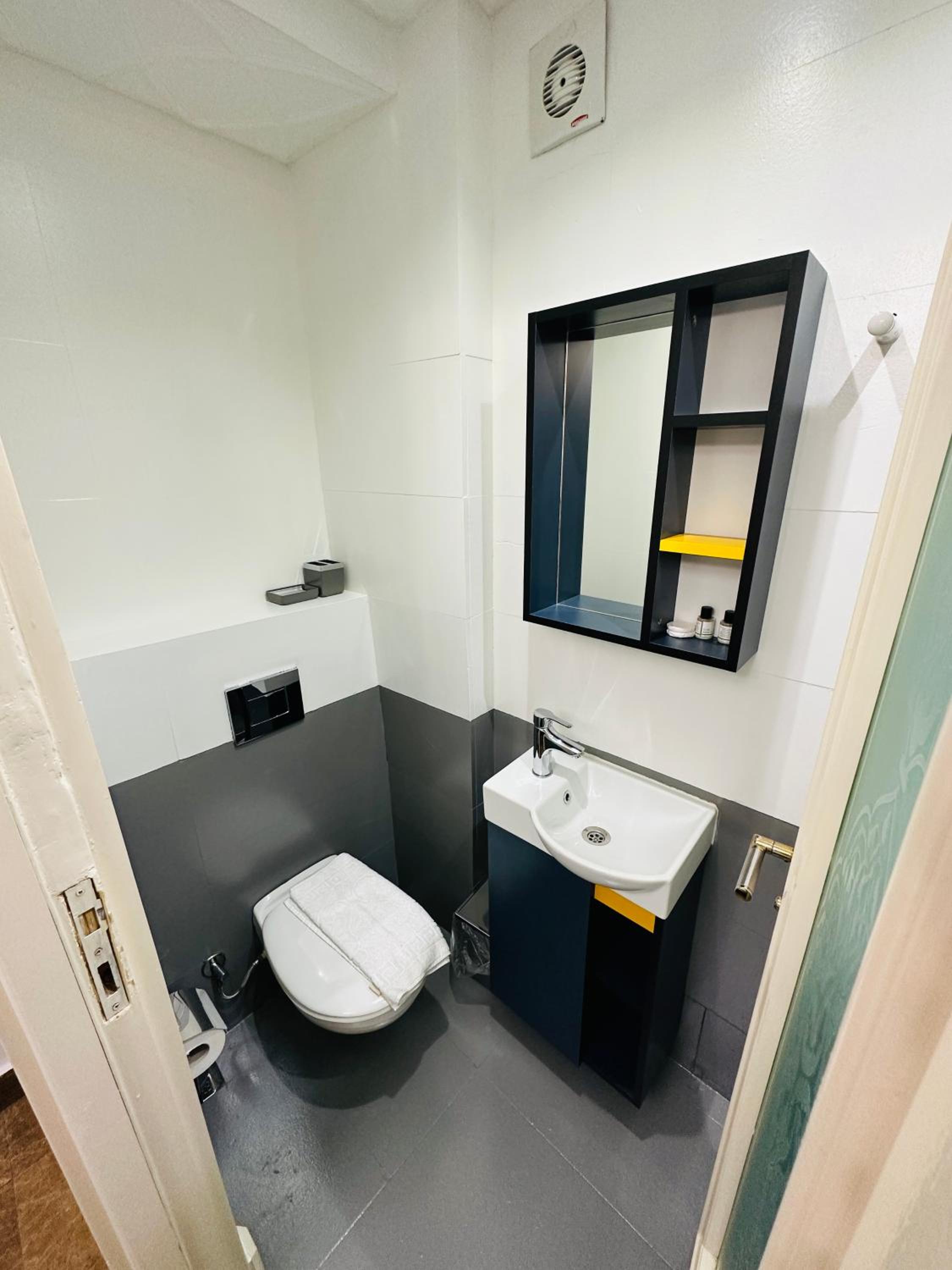 Budget Single Room photo 3