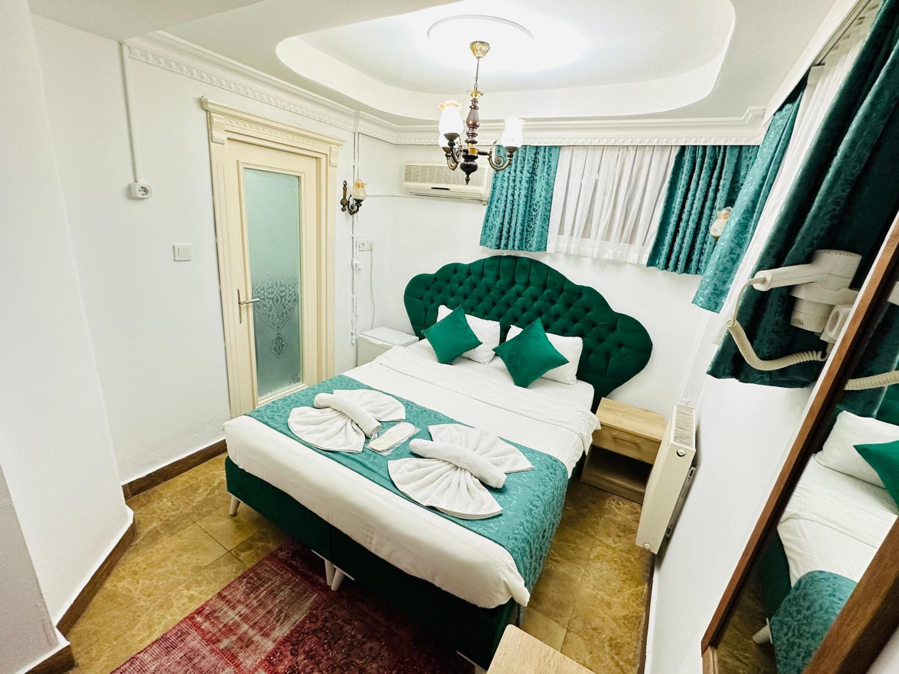 Budget Double Room photo 1
