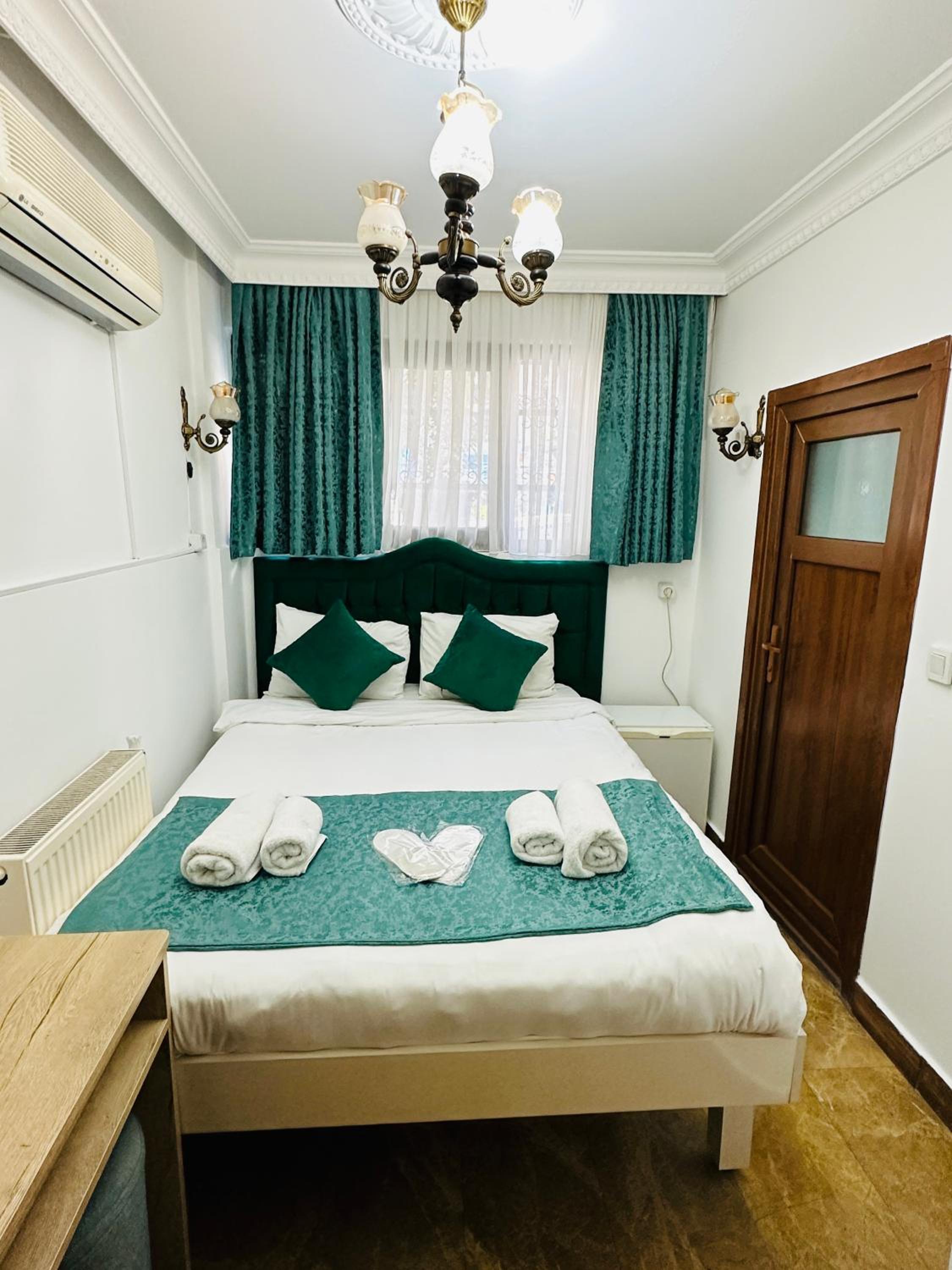 Budget Double Room photo 2