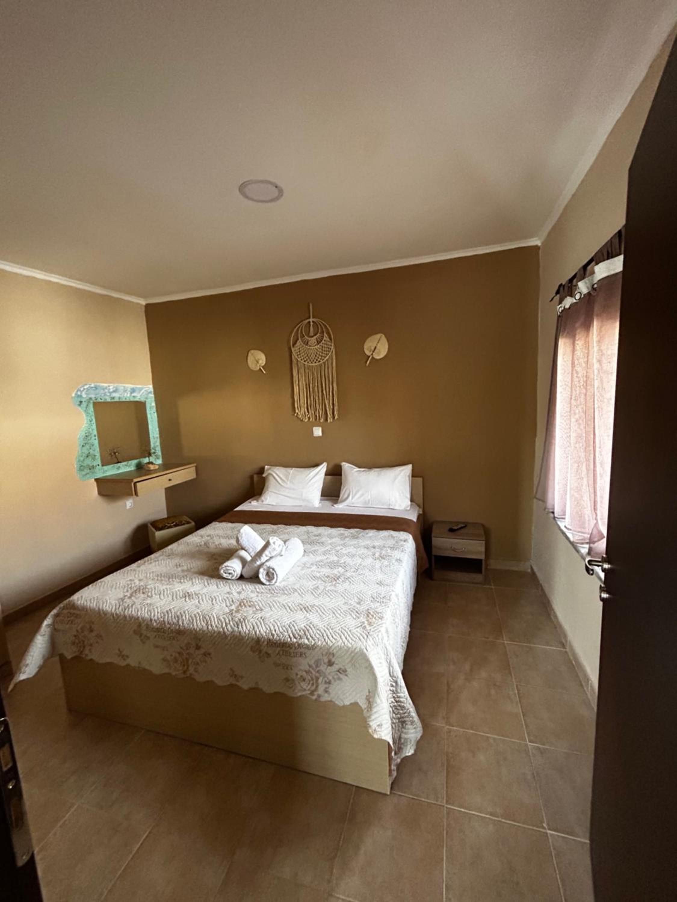 Two-Bedroom House - Photo 1
