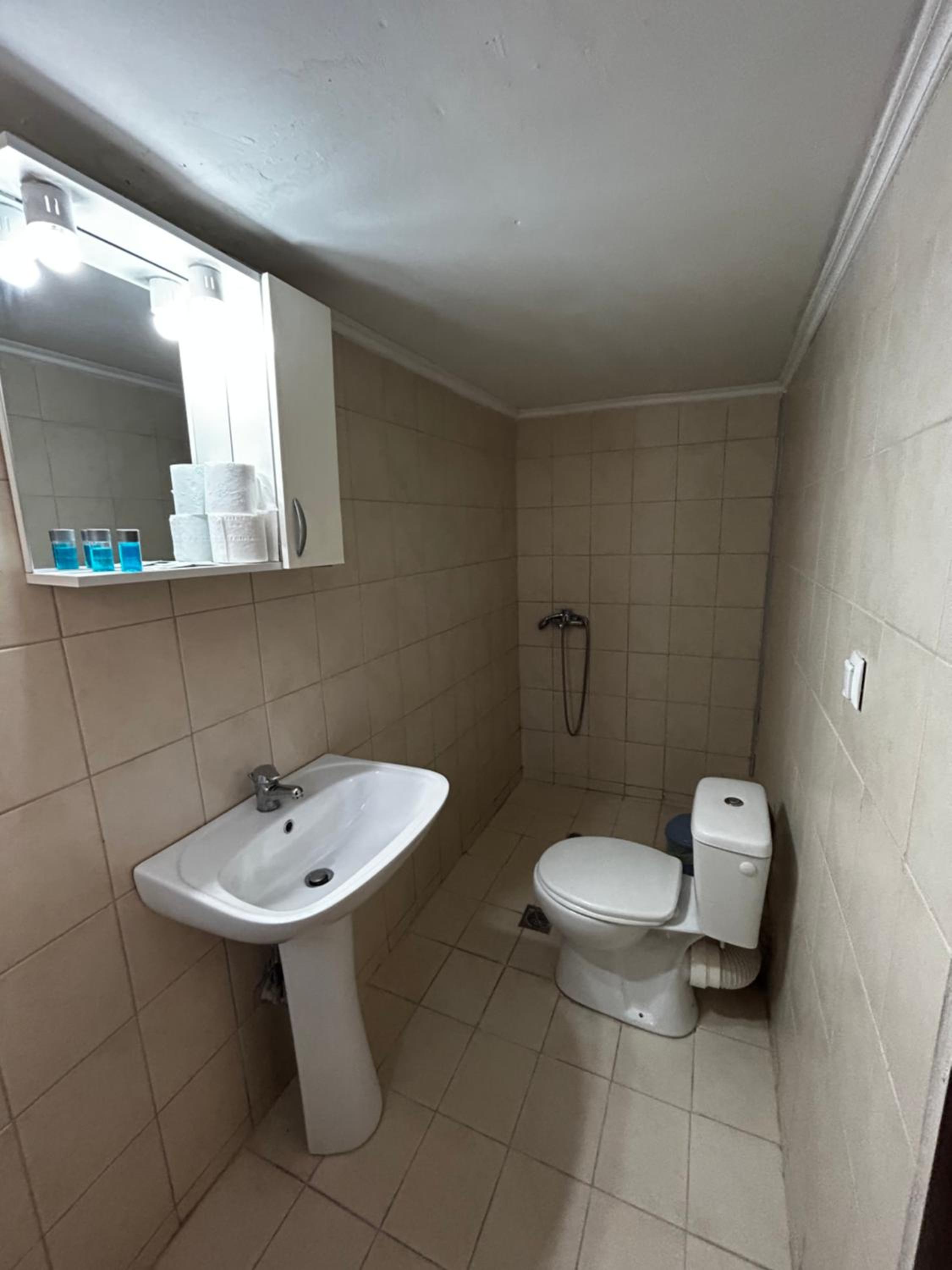 Two-Bedroom House - Photo 15