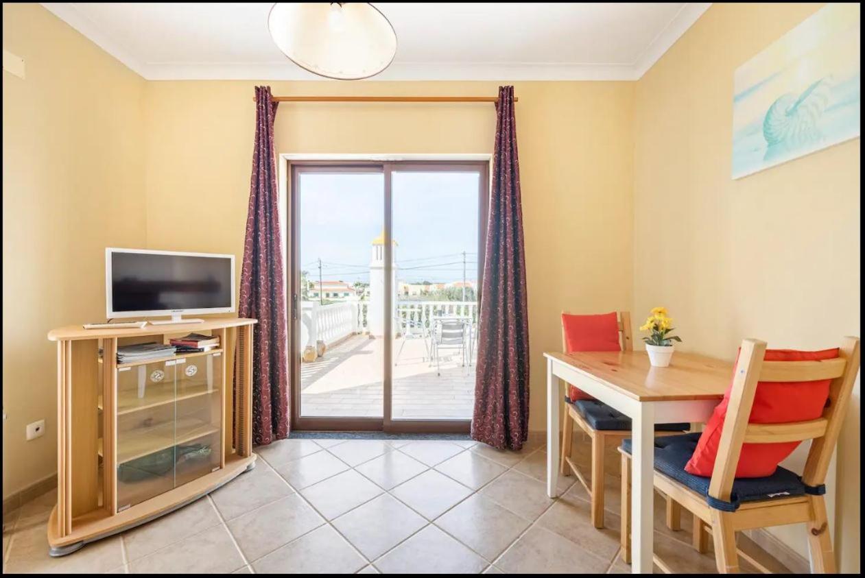 Standard Twin Room with Garden View photo 2
