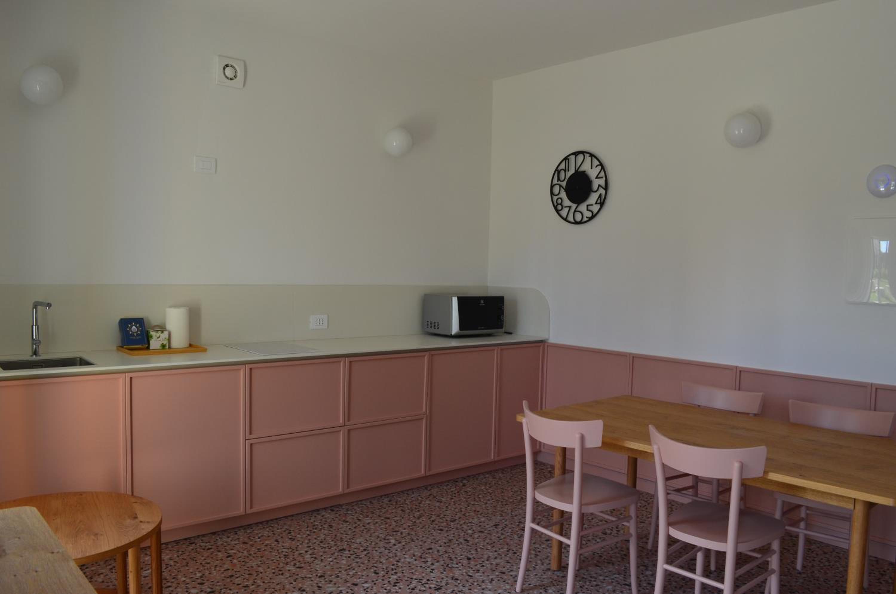 One-Bedroom Apartment with Garden photo 3