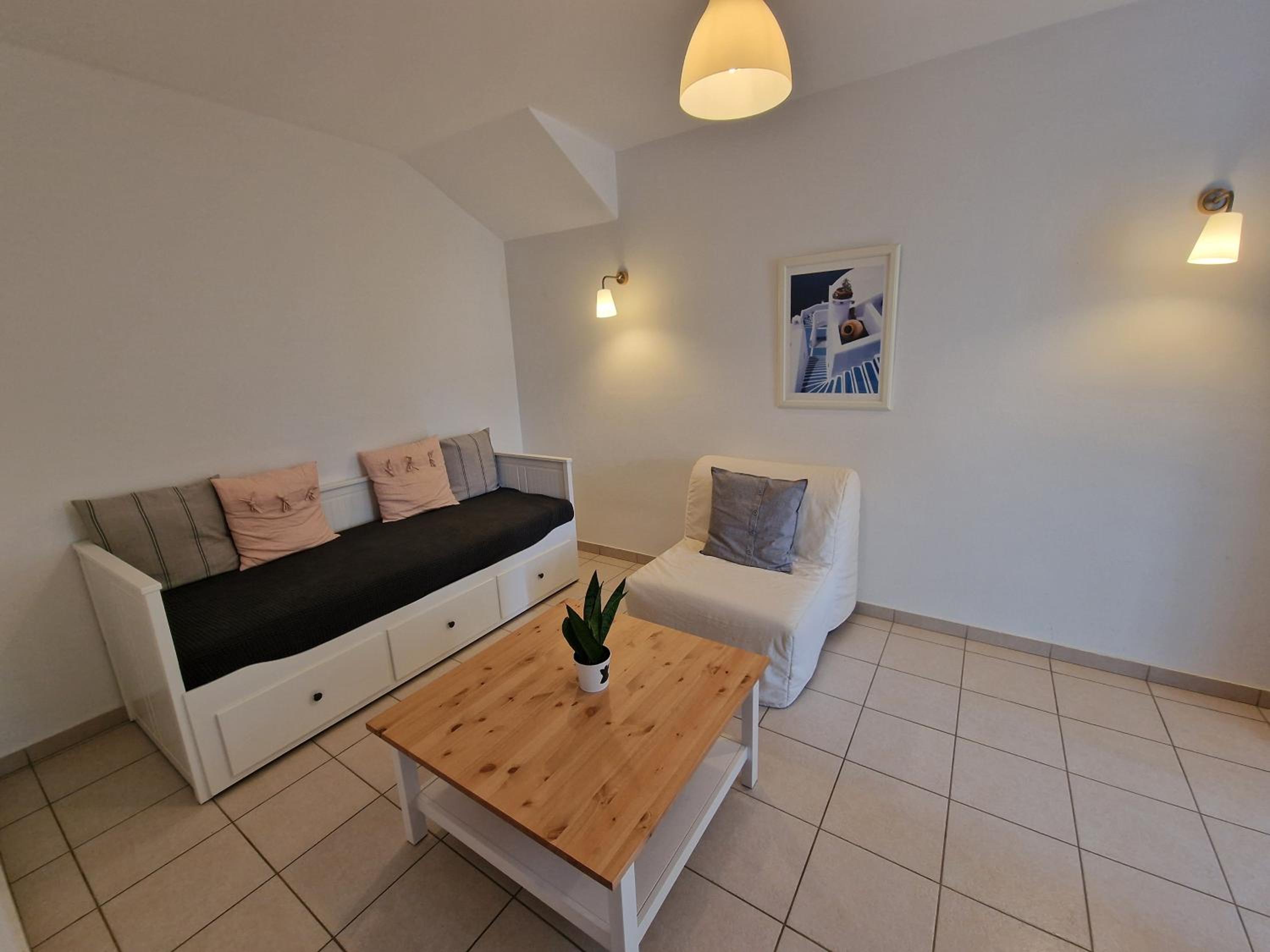 One-Bedroom Apartment - Photo 23
