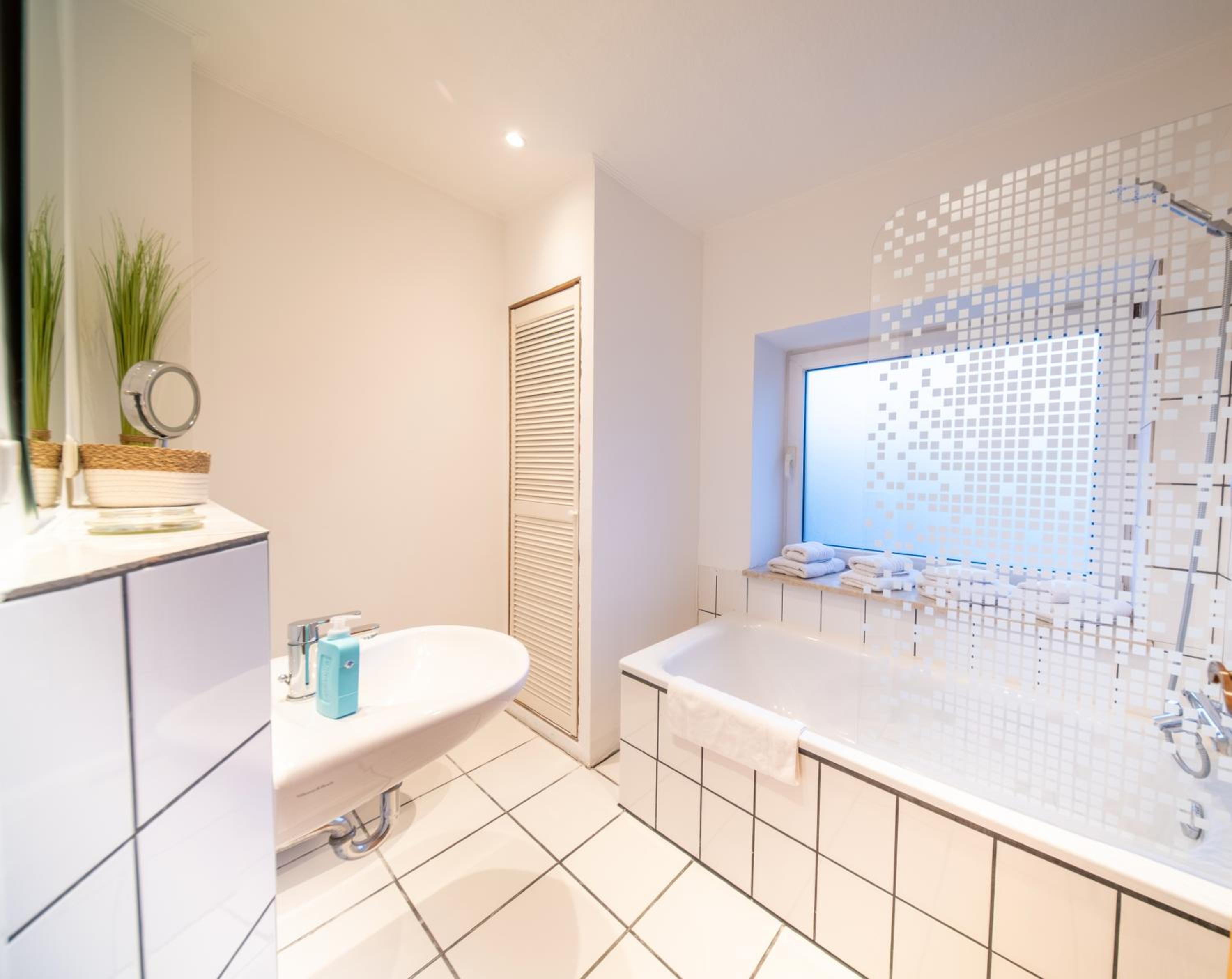 Maisonette Three-Bedroom Apartment with Terrace photo 3