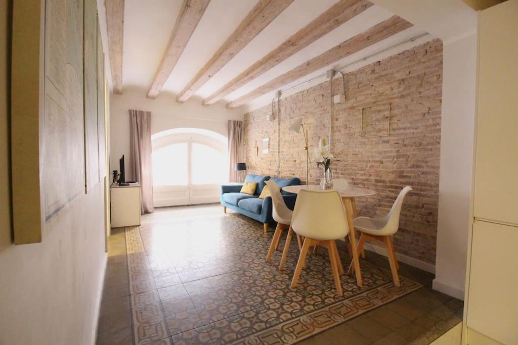Three-Bedroom Apartment photo 2