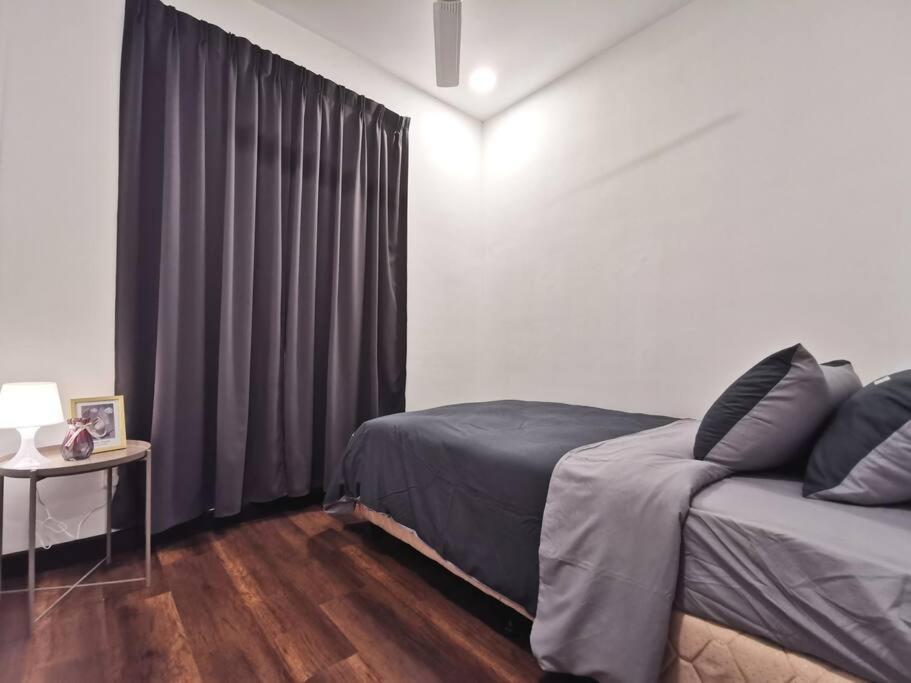 Three-Bedroom Apartment photo 3