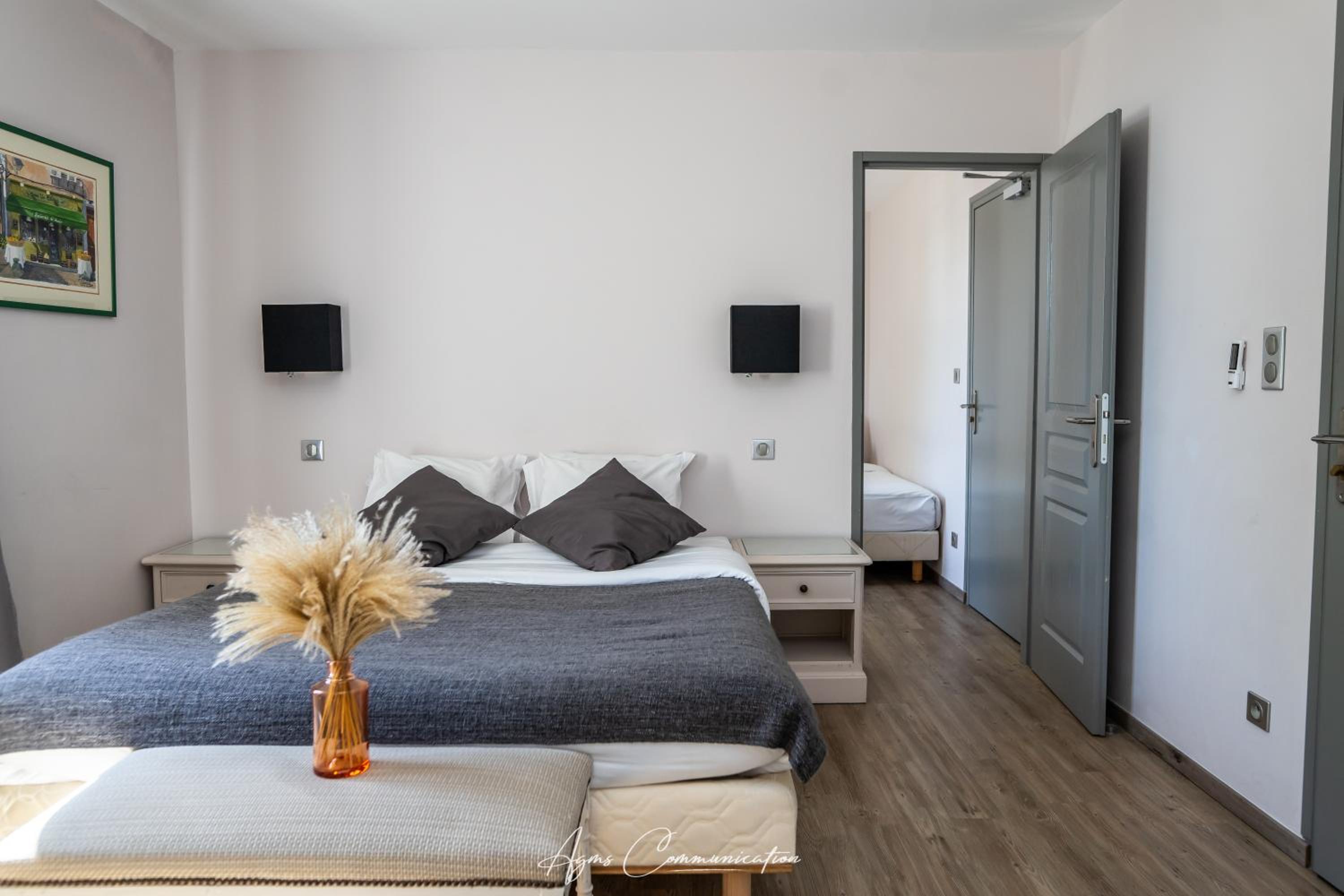 Two-Bedroom Suite - Photo 6