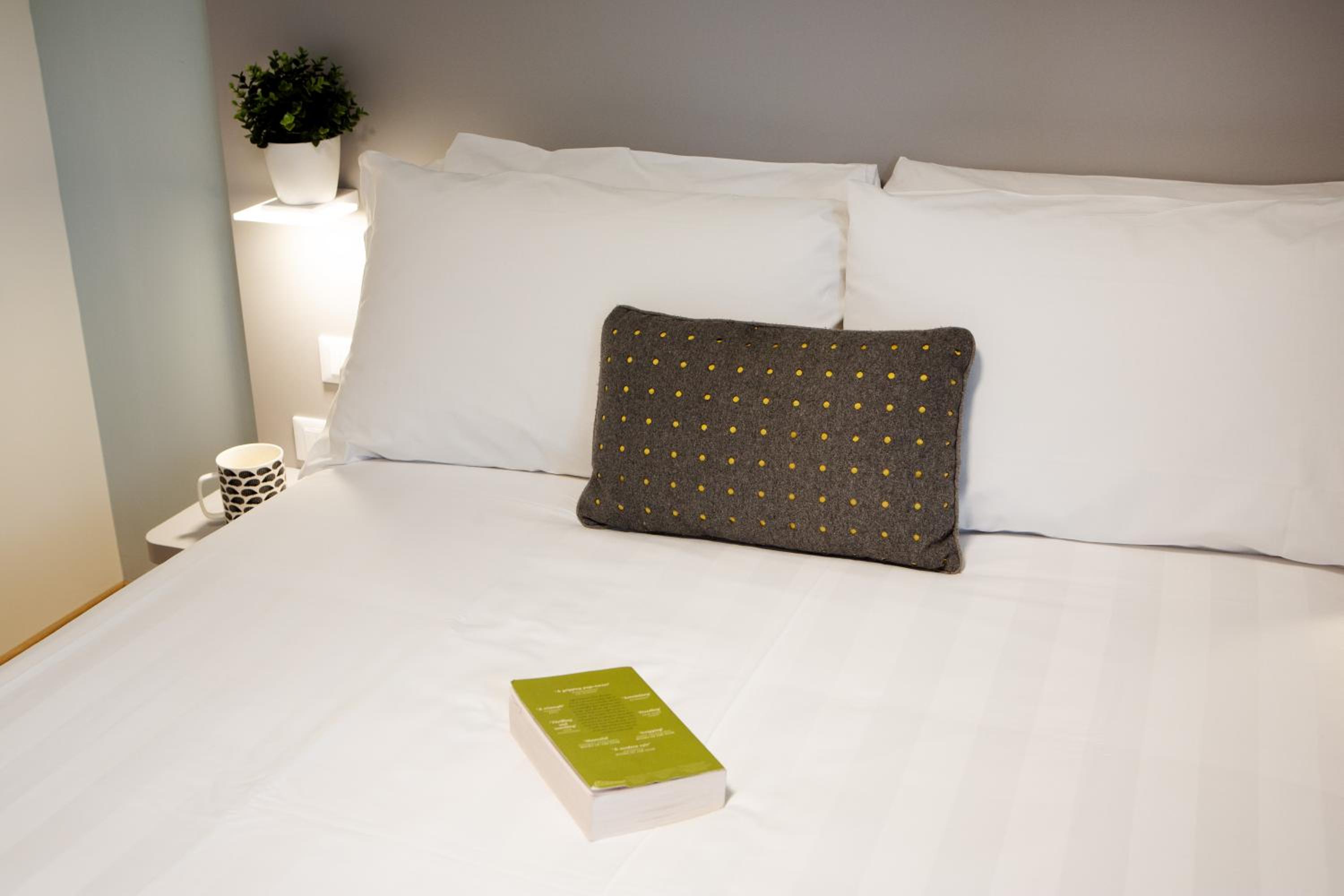 Double Room thumbnail 5