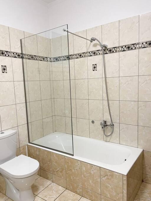 Three-Bedroom Apartment with Sea View photo 3