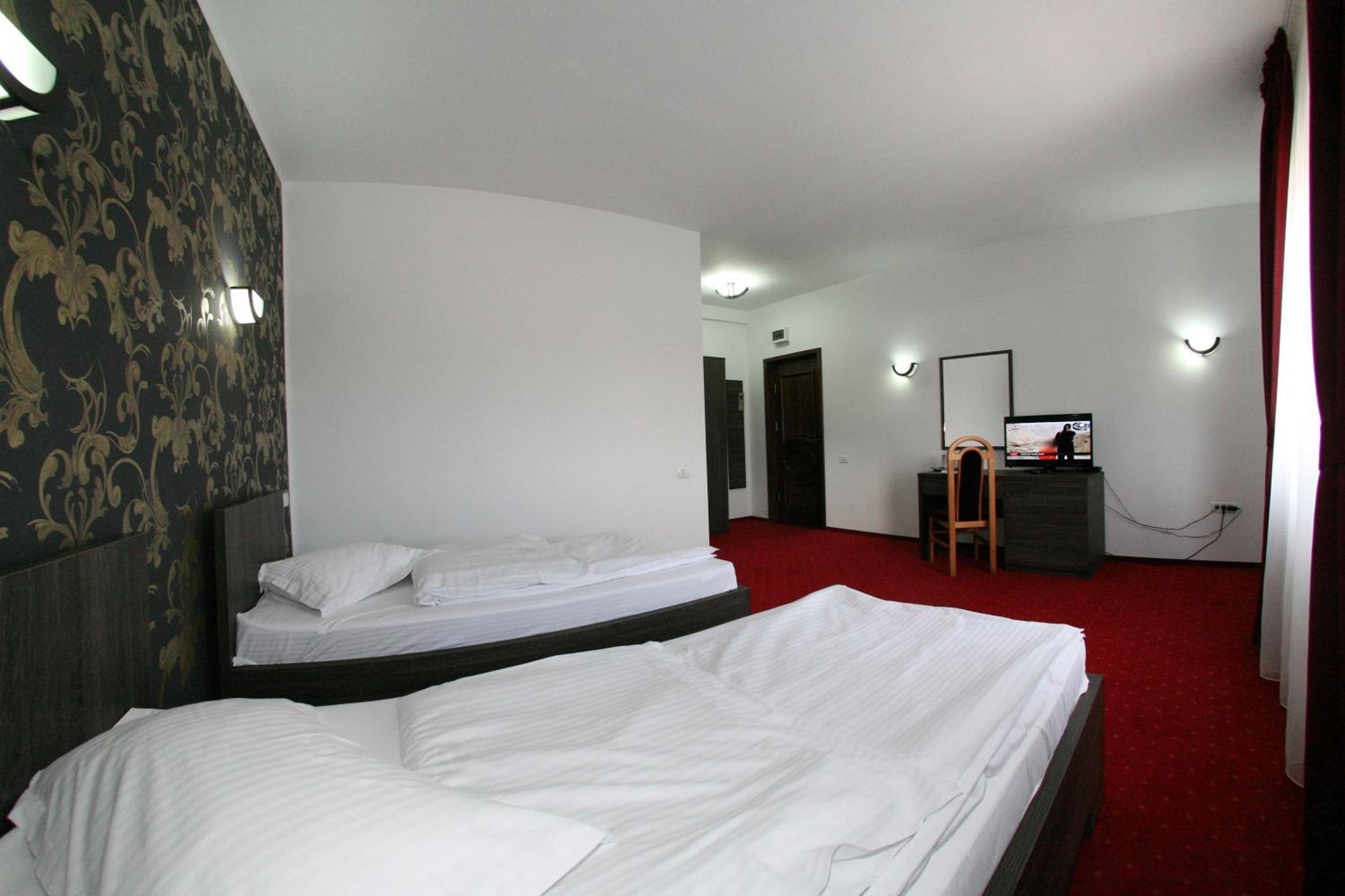 Deluxe Twin Room photo 3