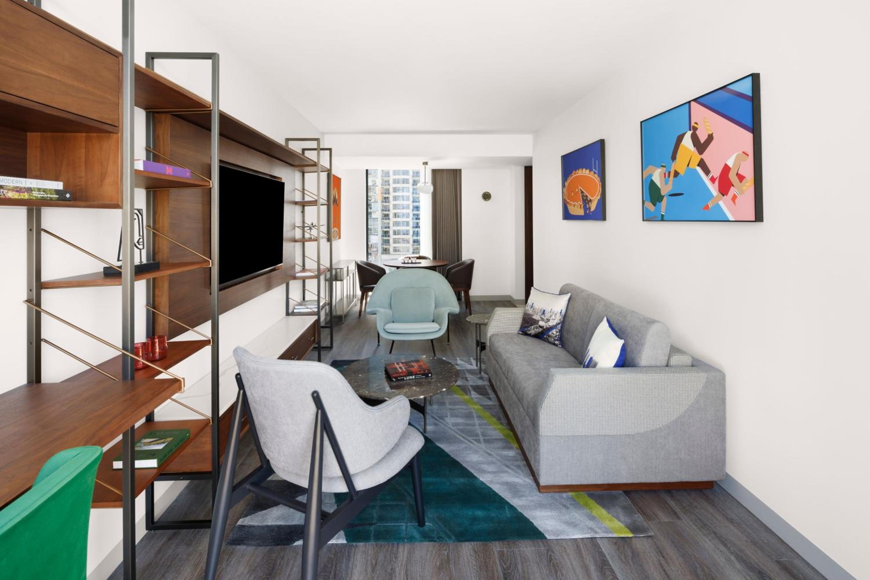 One-Bedroom King Suite with City View - Photo 1