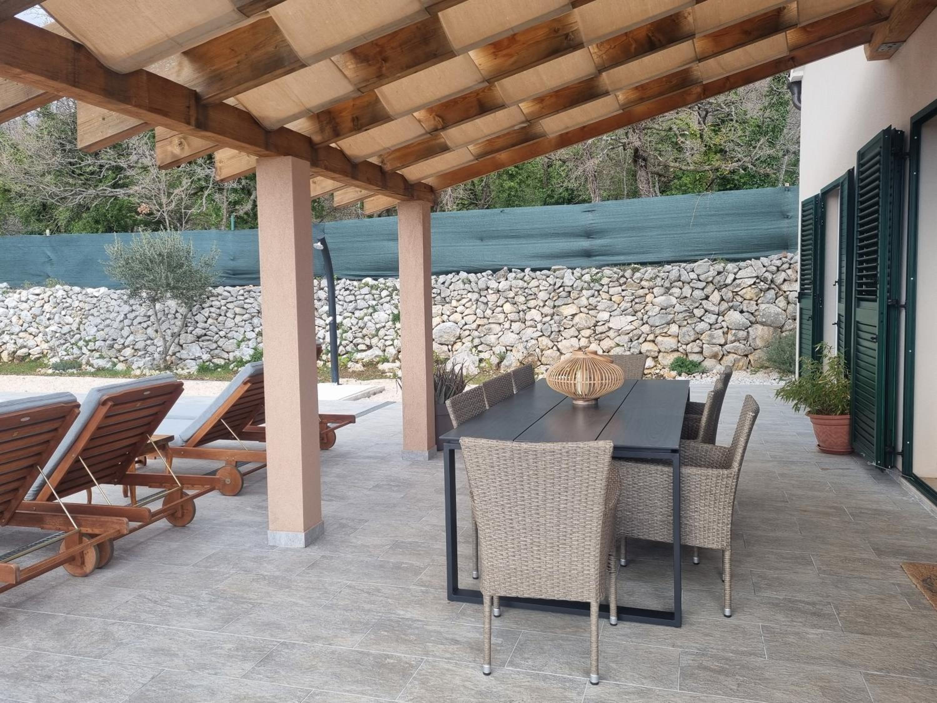 Three-Bedroom Villa photo 2