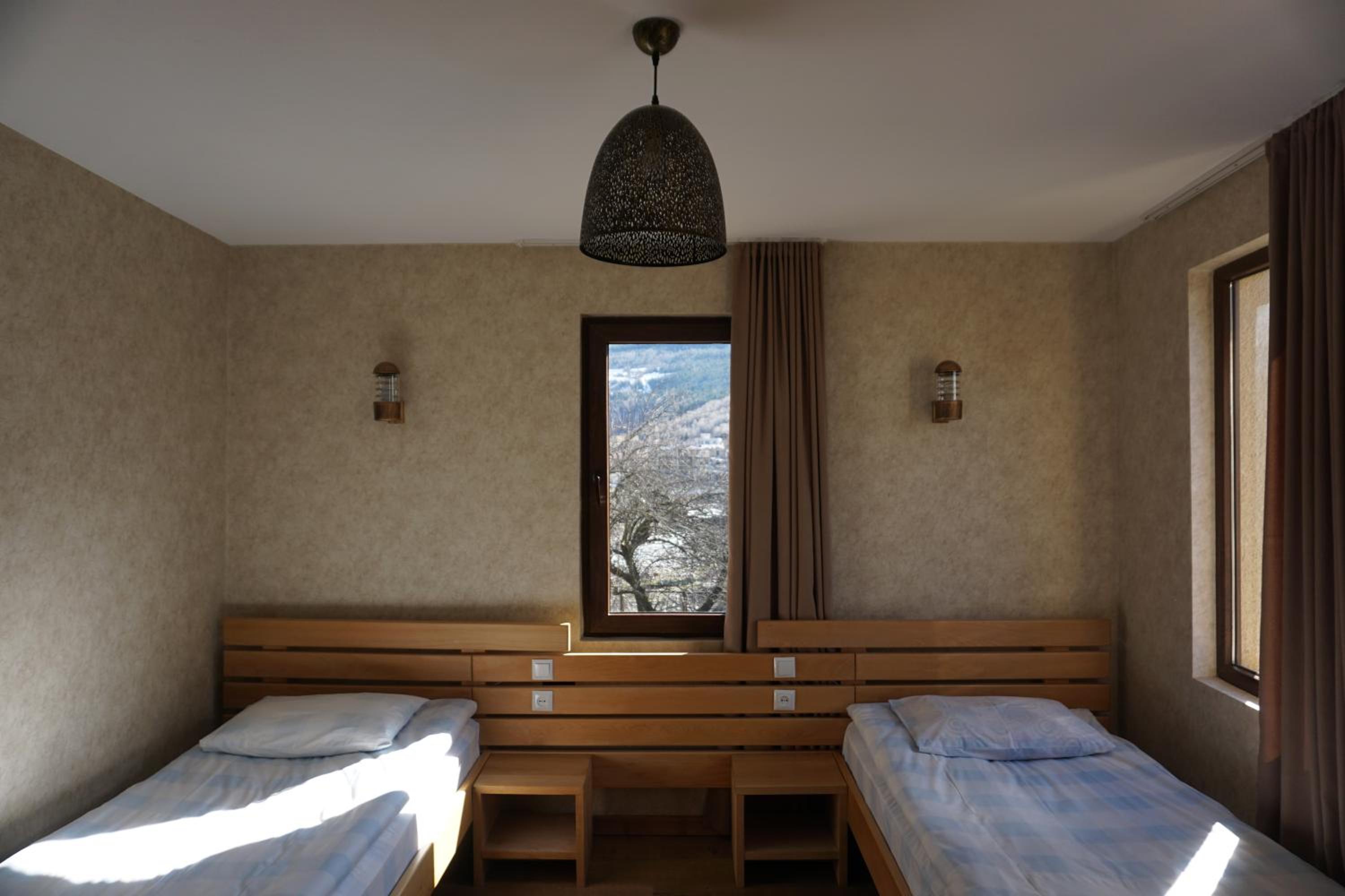 Twin Room with Shower