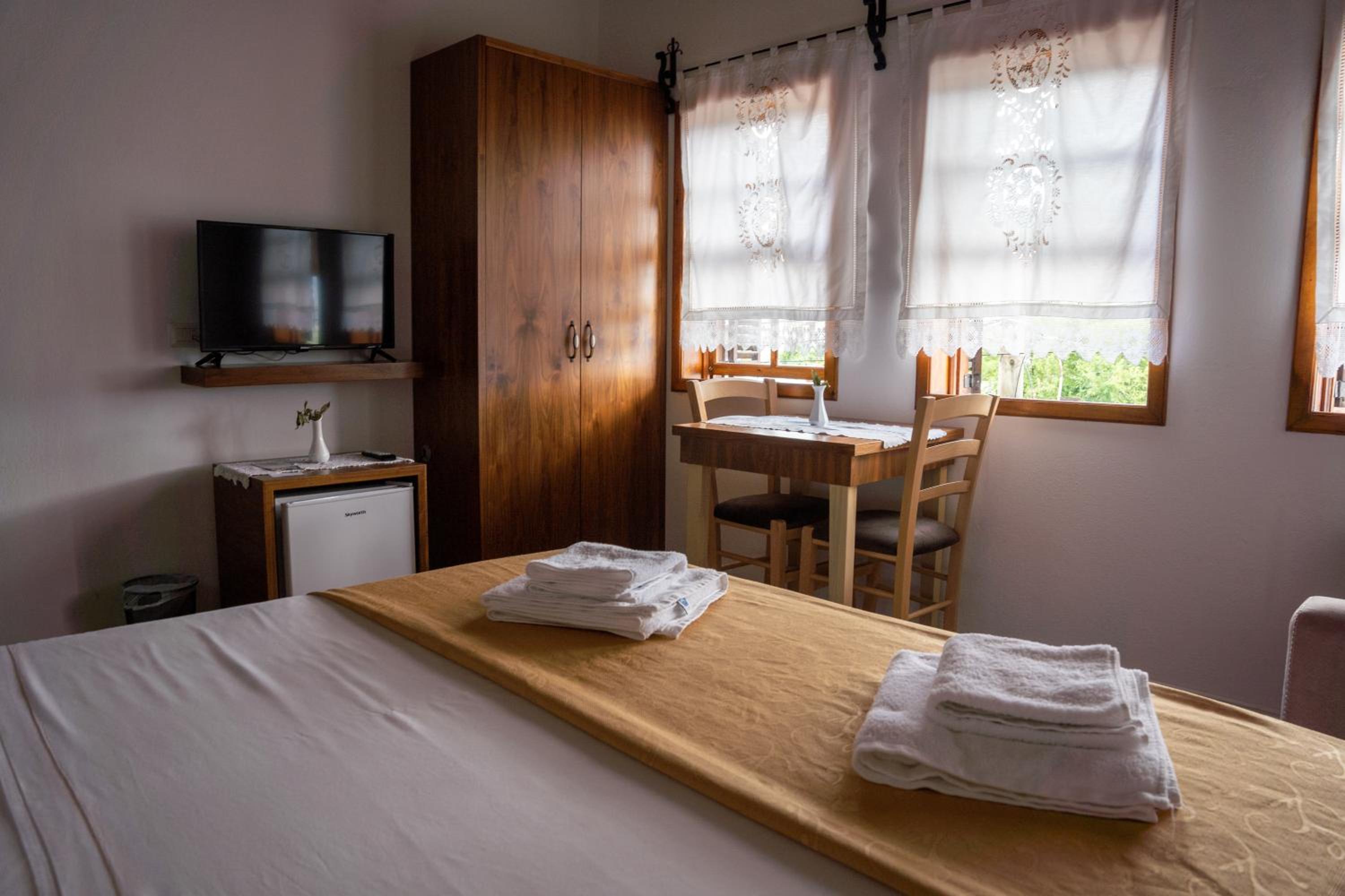 Deluxe Double Room photo 2