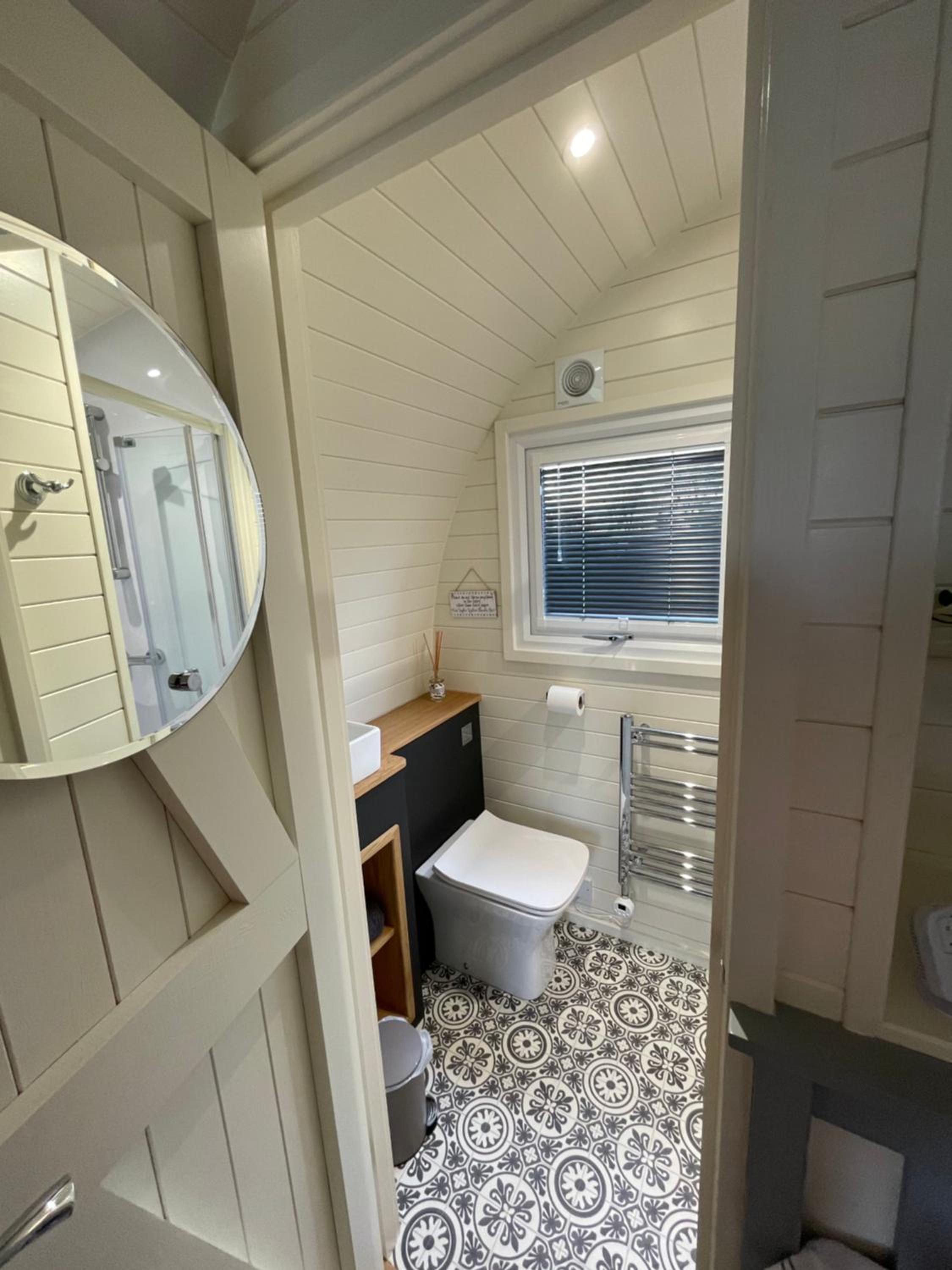 Suite with Hot Tub photo 2