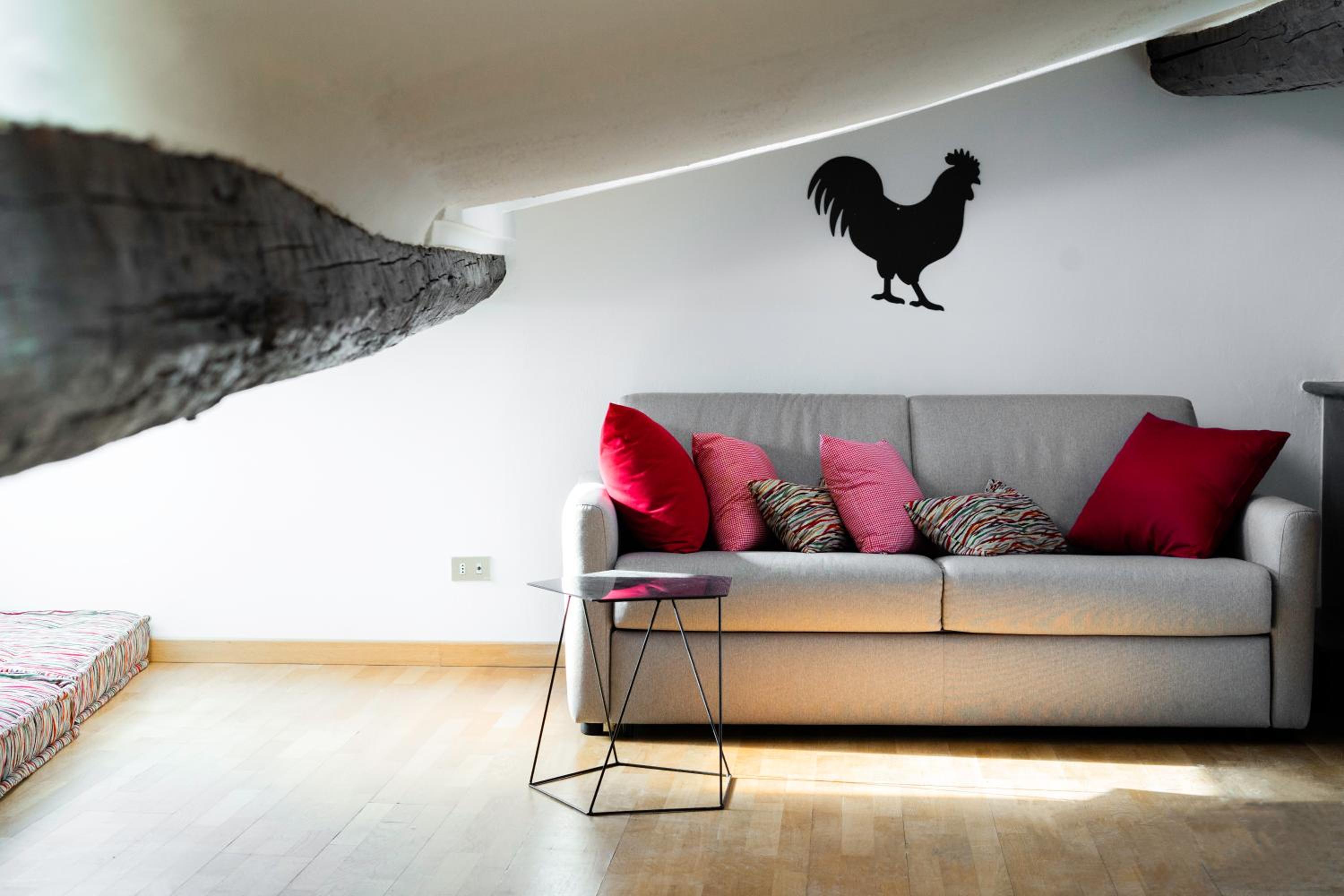 One-Bedroom Apartment with Living Room