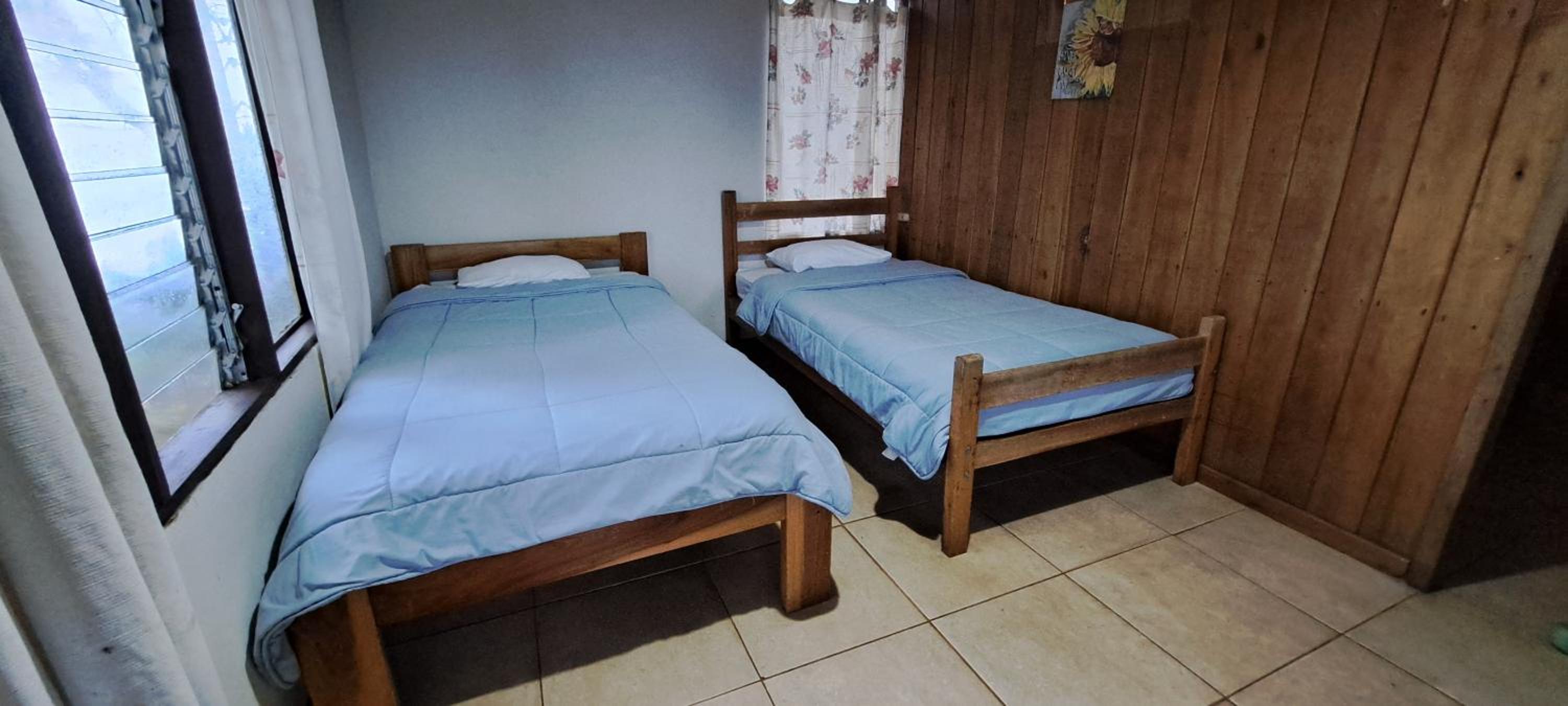 Quadruple Room with Private Bathroom photo 3