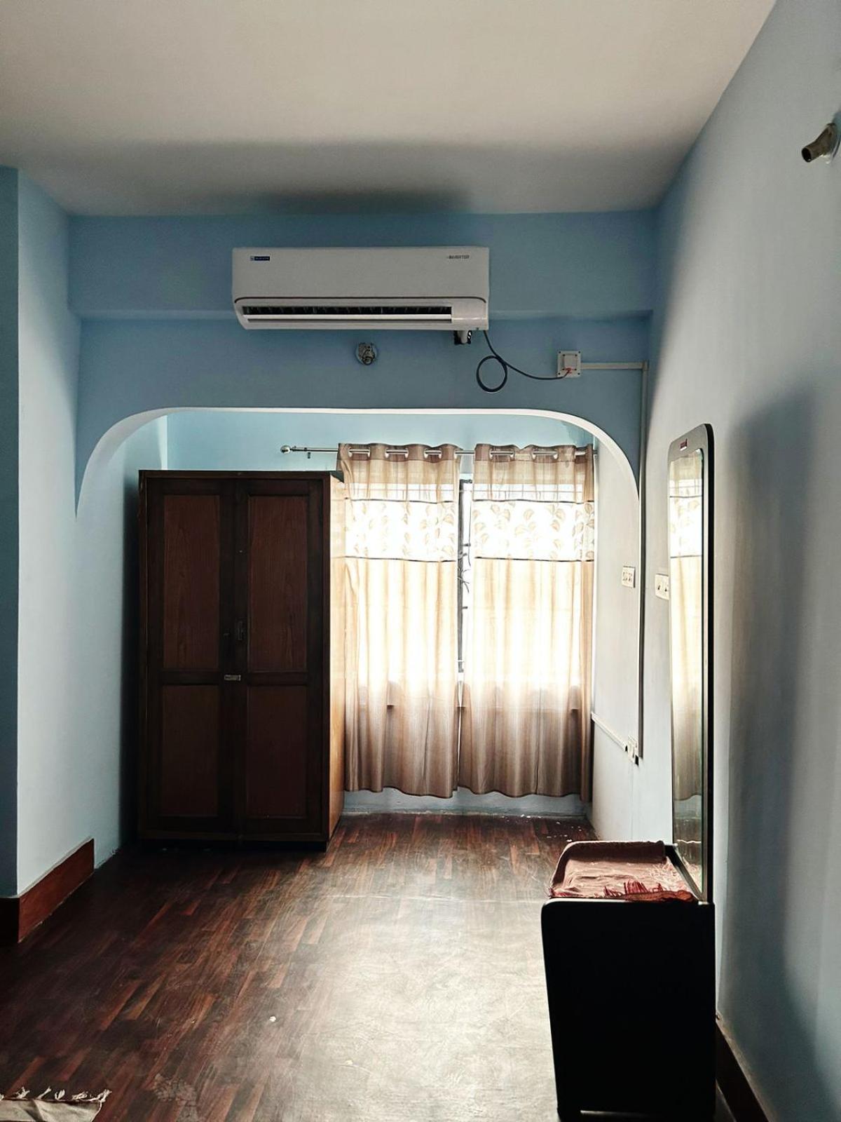 Apartment with Balcony photo 3