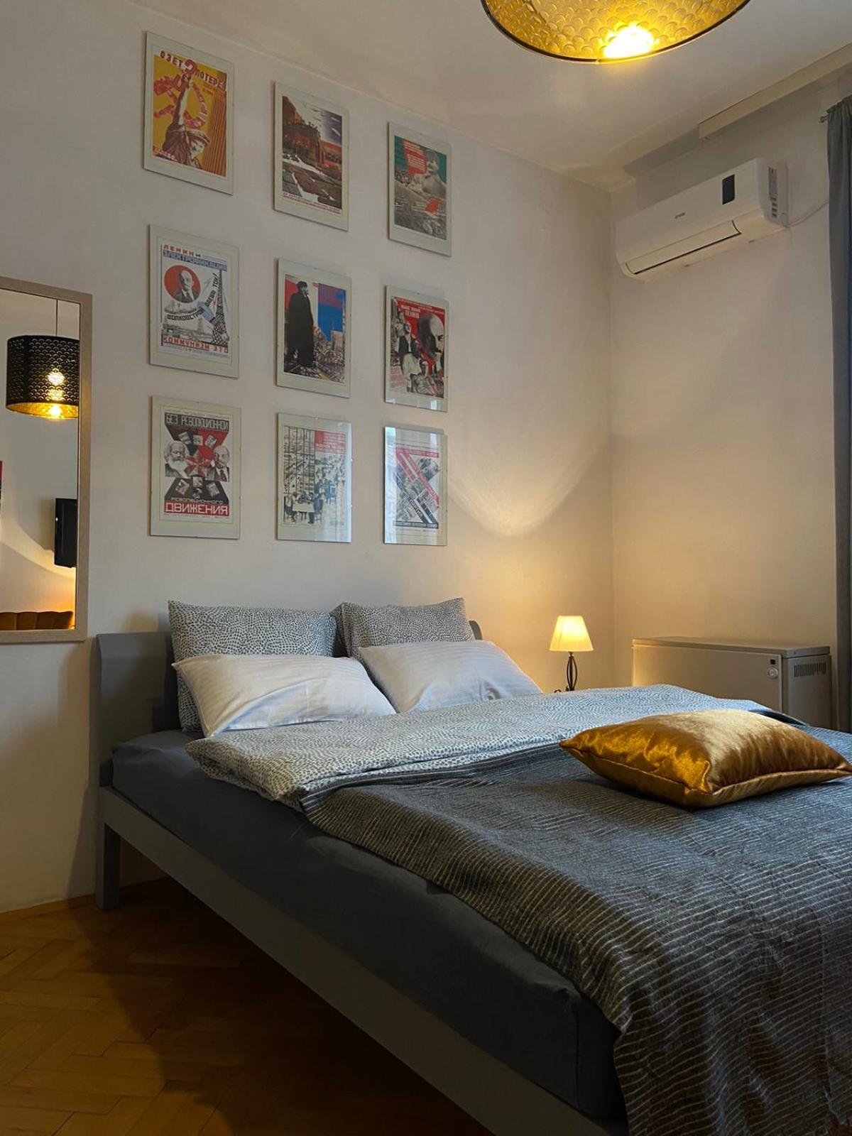 One-Bedroom Apartment photo 2