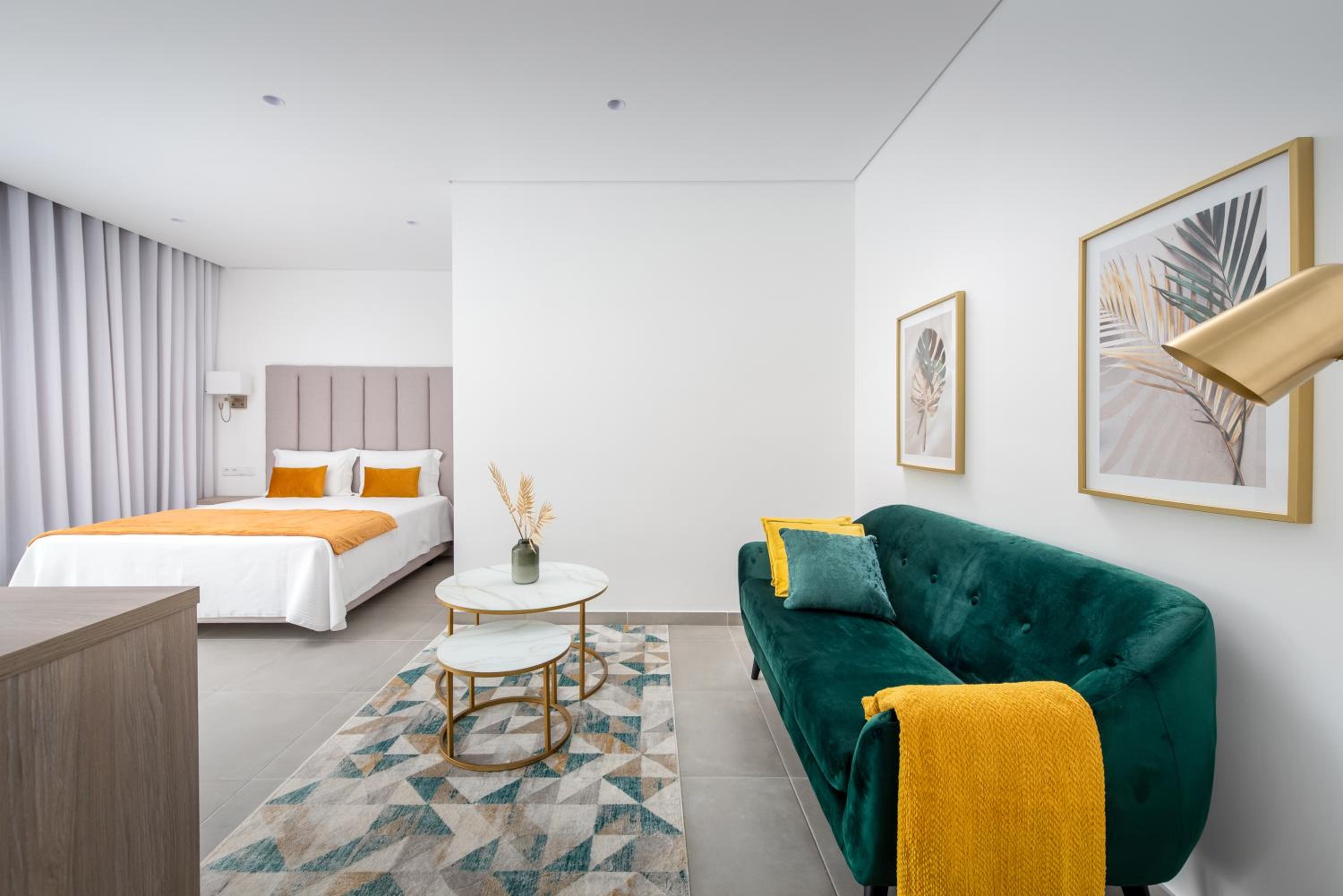 Deluxe Double Room with Bath photo 1