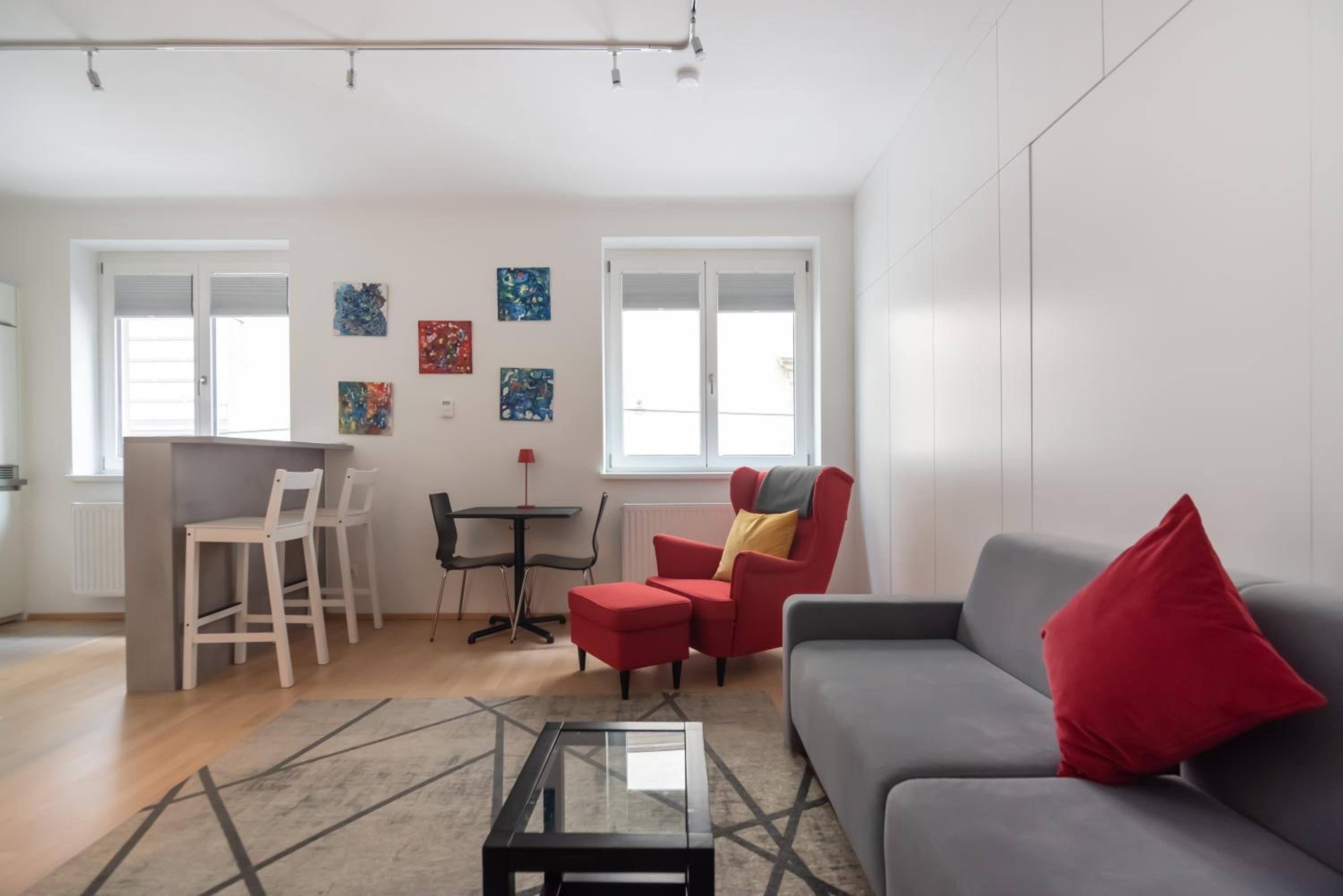 One-Bedroom Apartment