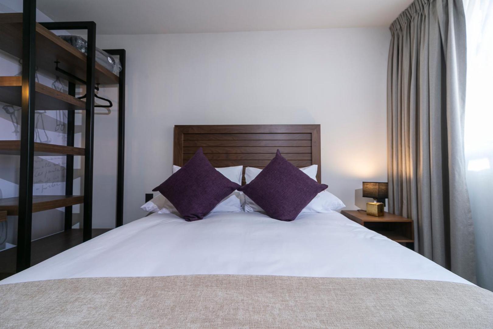 Standard Queen Room photo 2