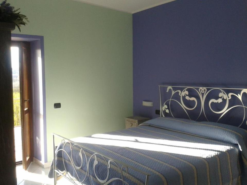 Standard Double Room - Photo 8