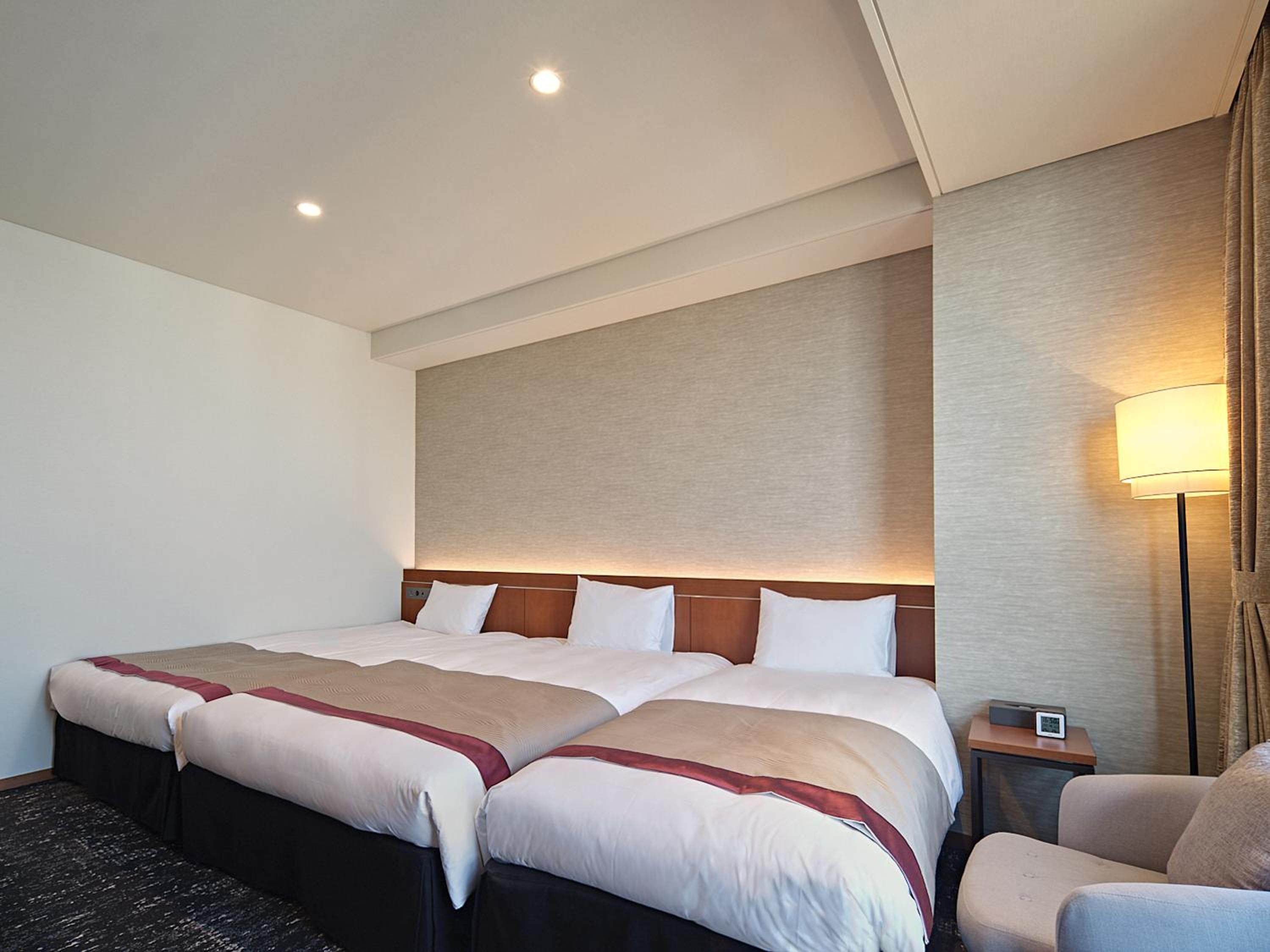 Deluxe Triple Room - Photo 3