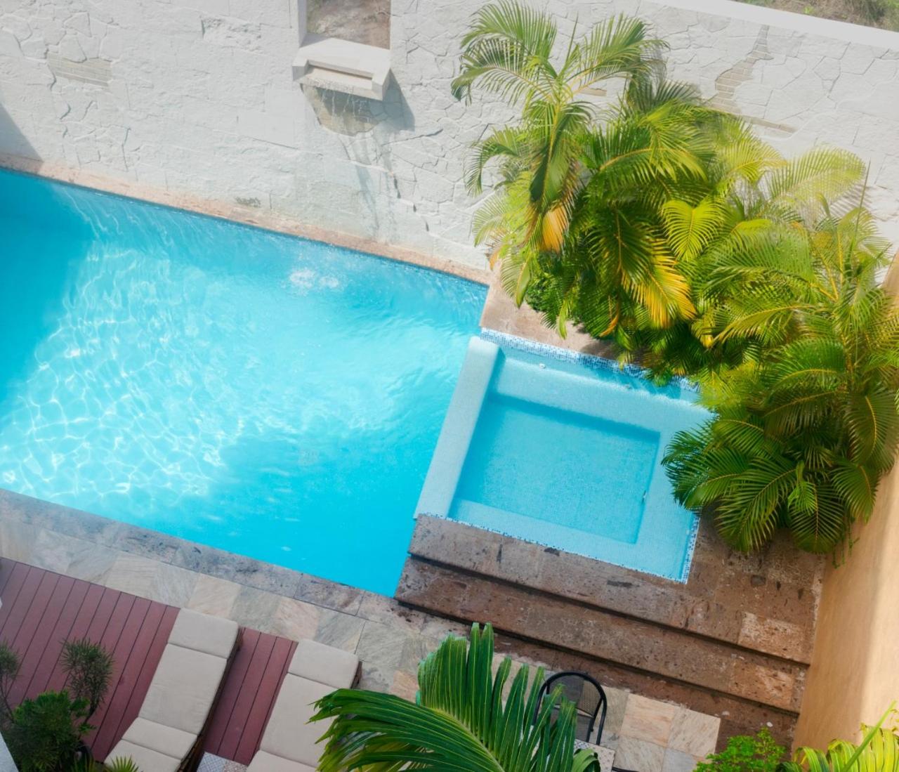 Deluxe Double Or Twin Room With Pool View photo 3