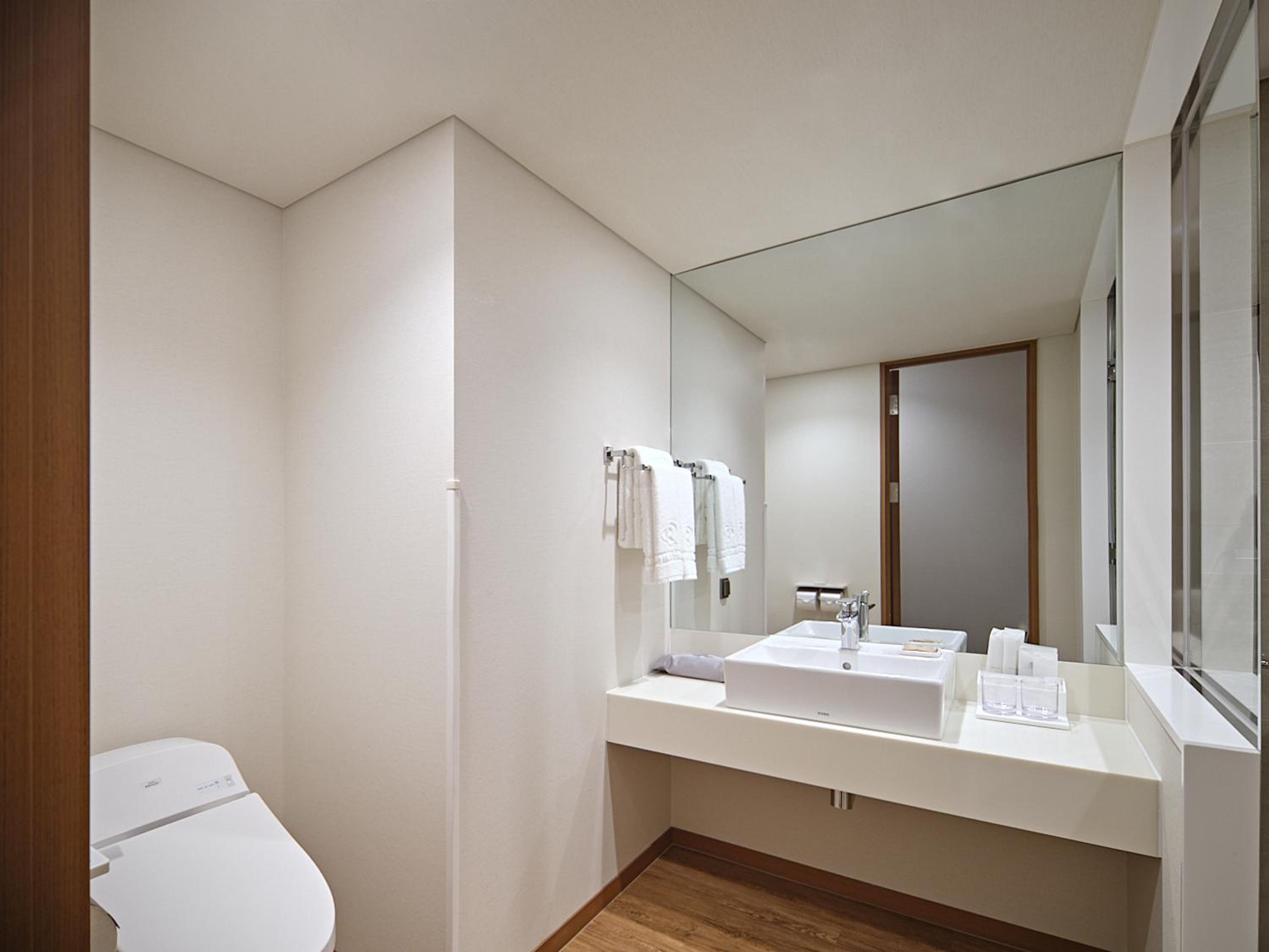 Standard Twin Room - Photo 6