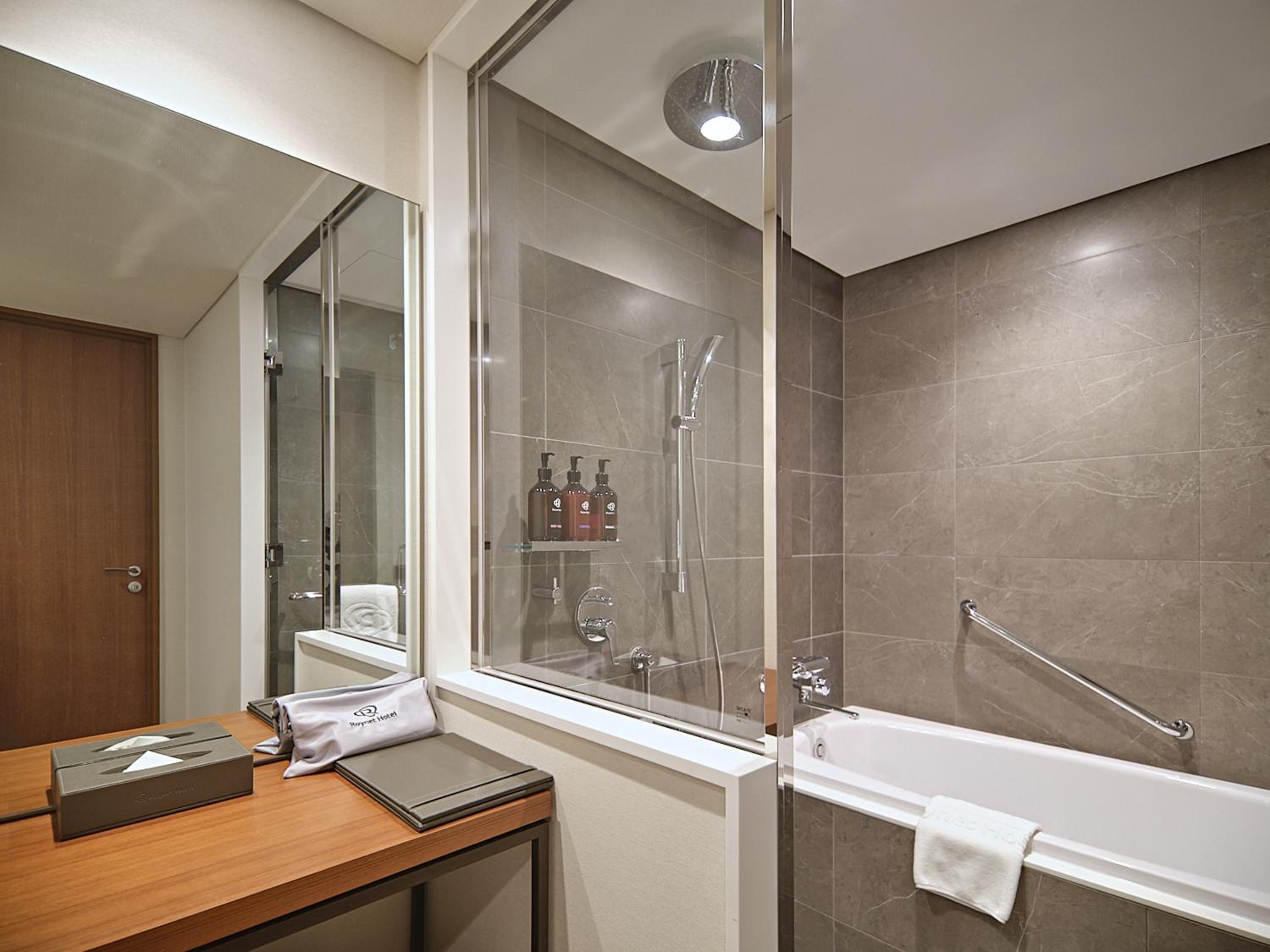 Deluxe Twin Room - Photo 2