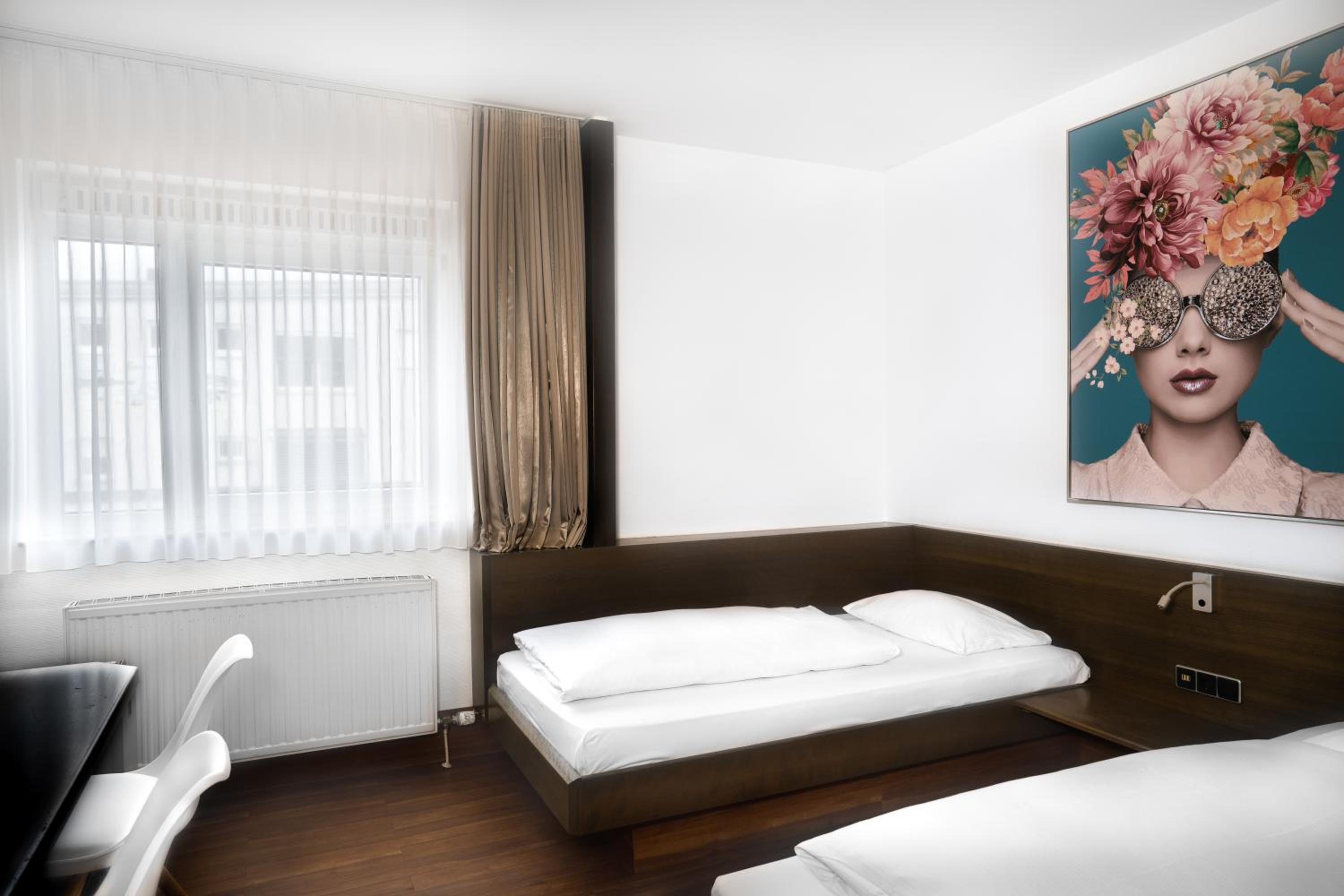 Double Room - Photo 5