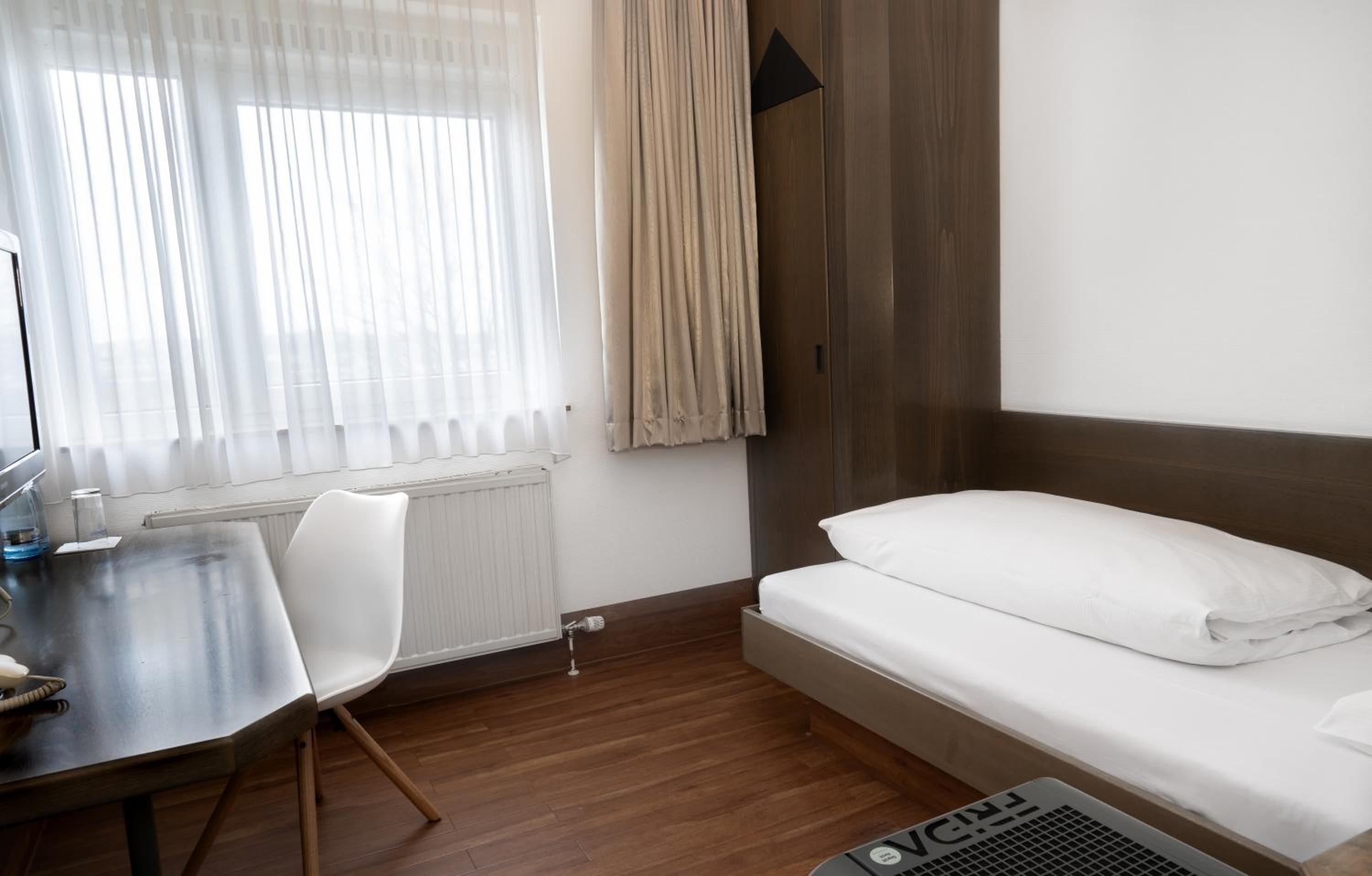 Single Room photo 2