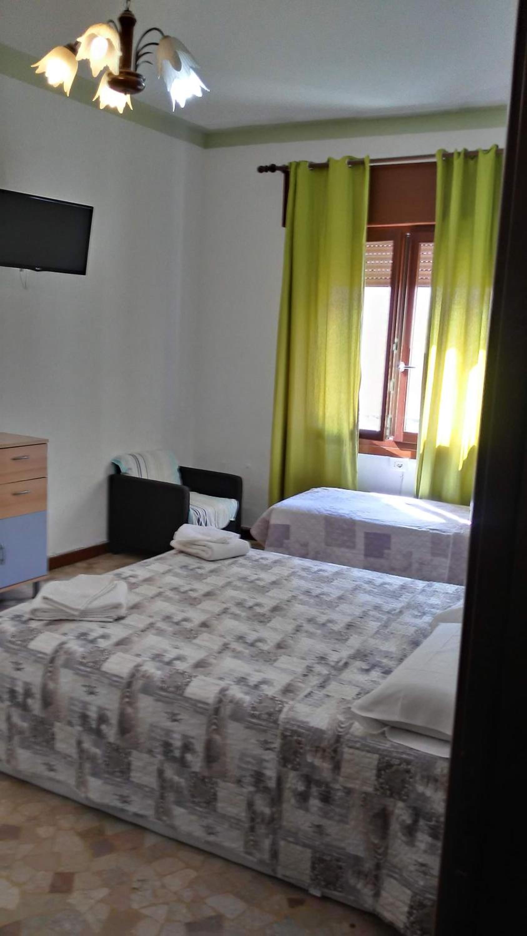 Quadruple Room with Private External Bathroom