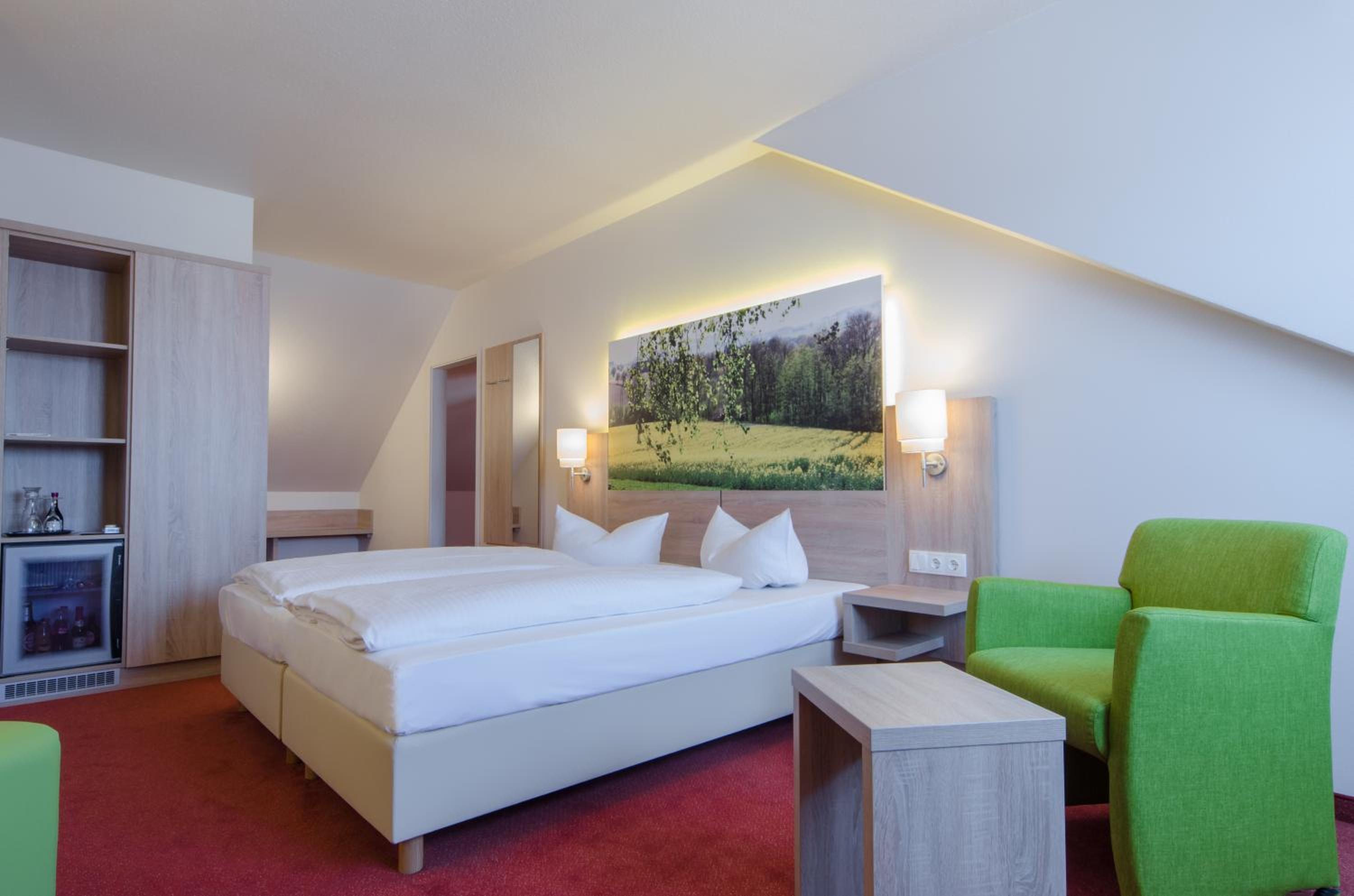 Standard Room with Queen-Size Bed, photo 7