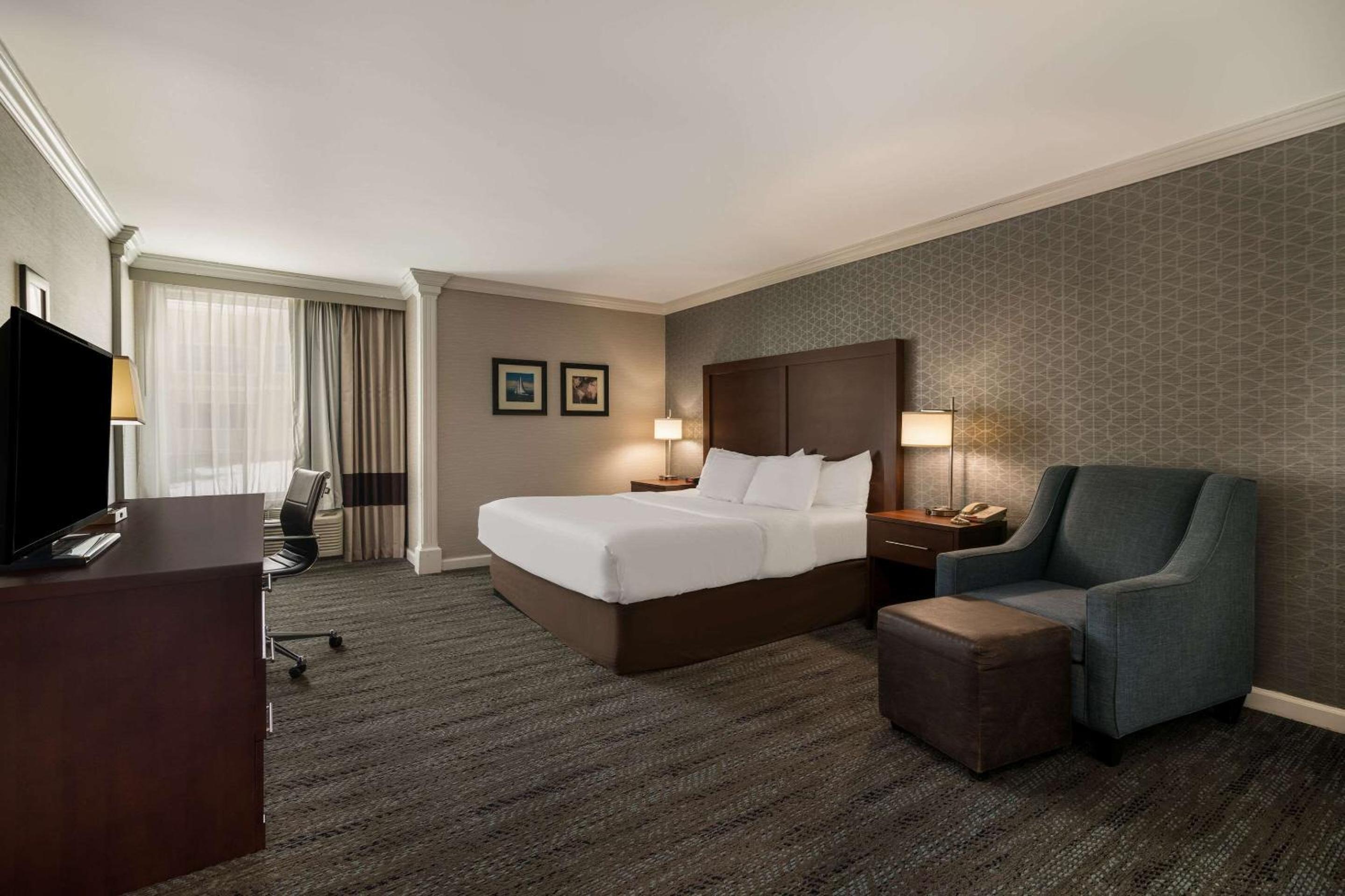 King Room - Disability Access/Non-Smoking - Photo 1