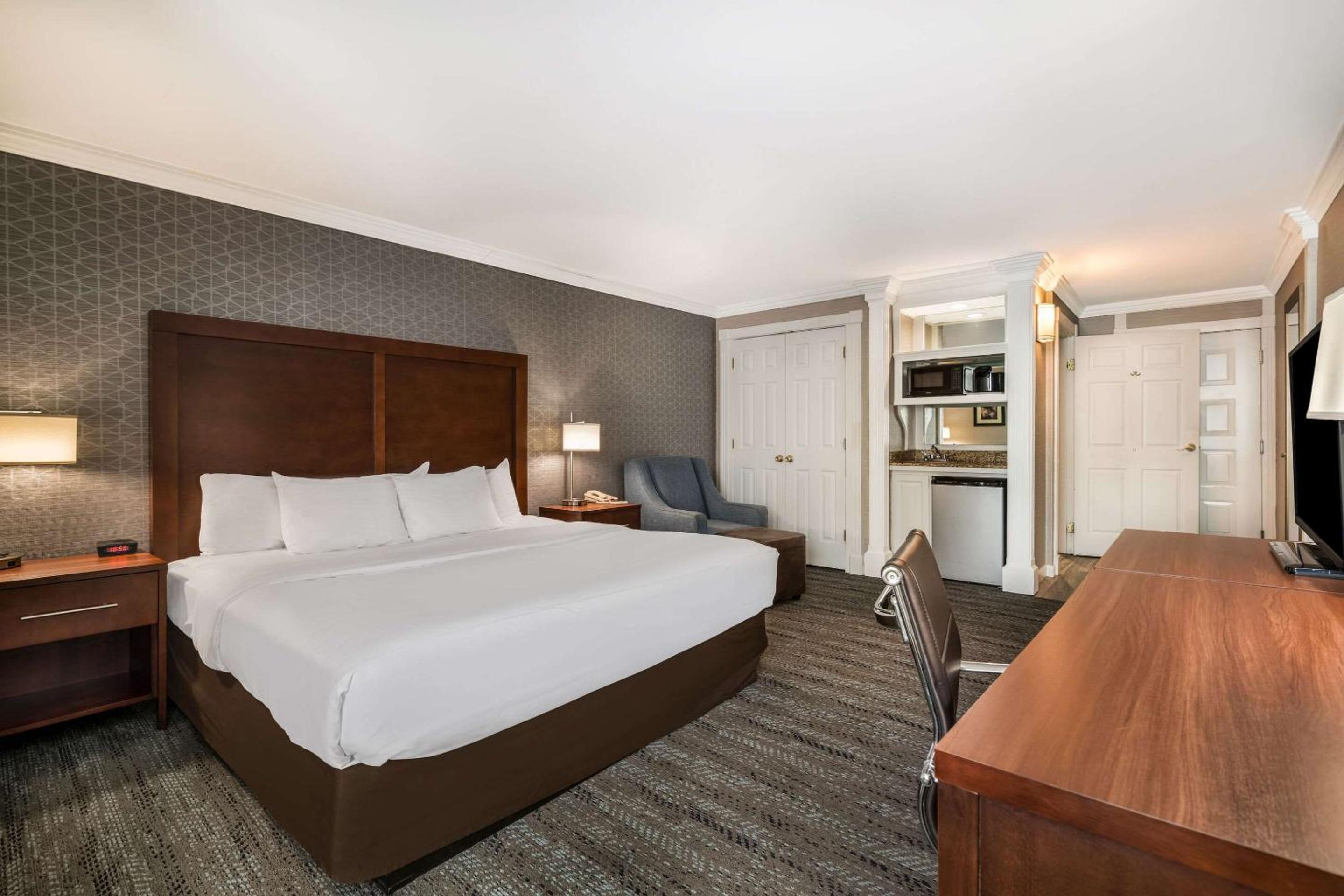 King Room - Disability Access/Non-Smoking - Photo 2