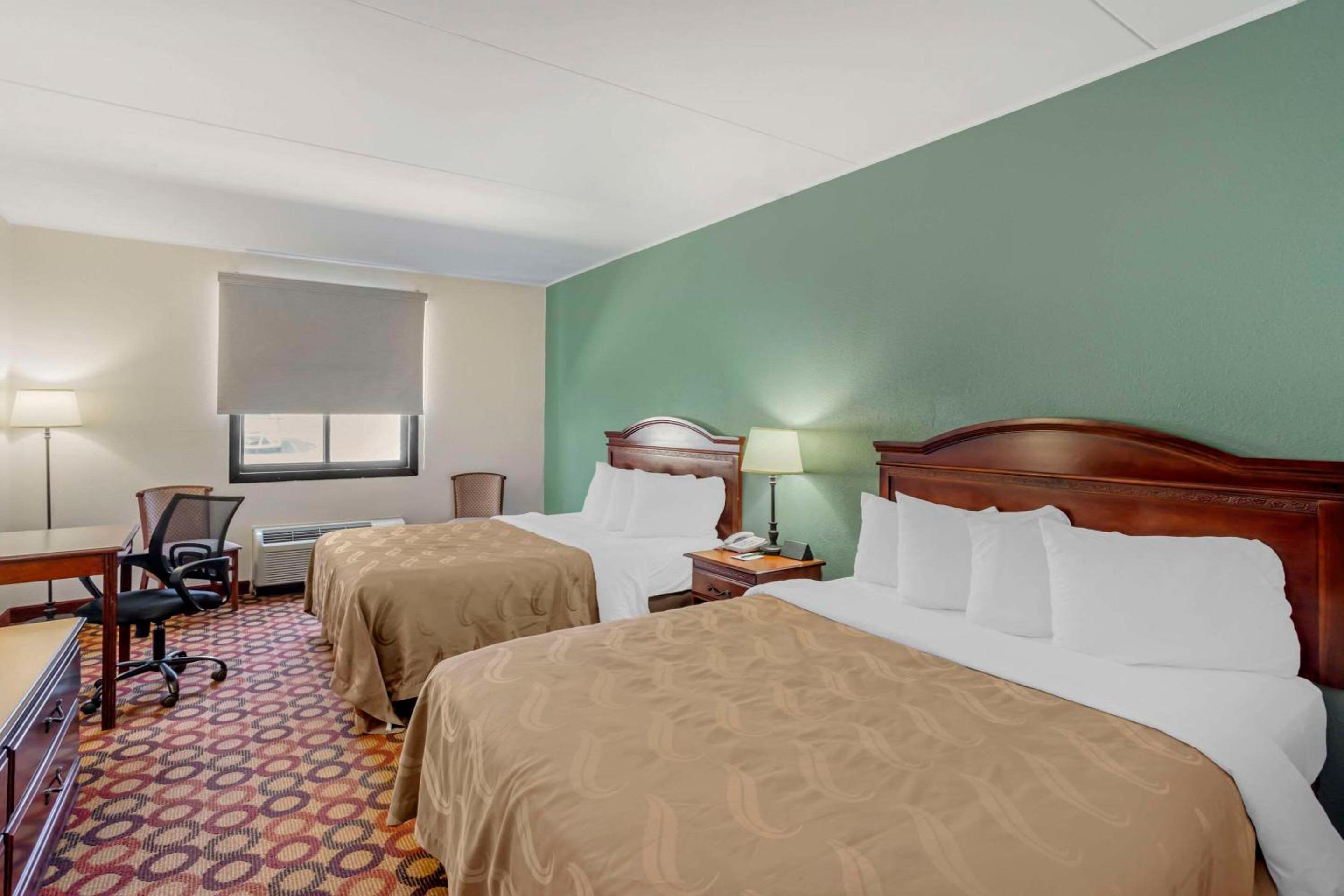 Queen Room with Two Queen Beds - Non-Smoking - Photo 1