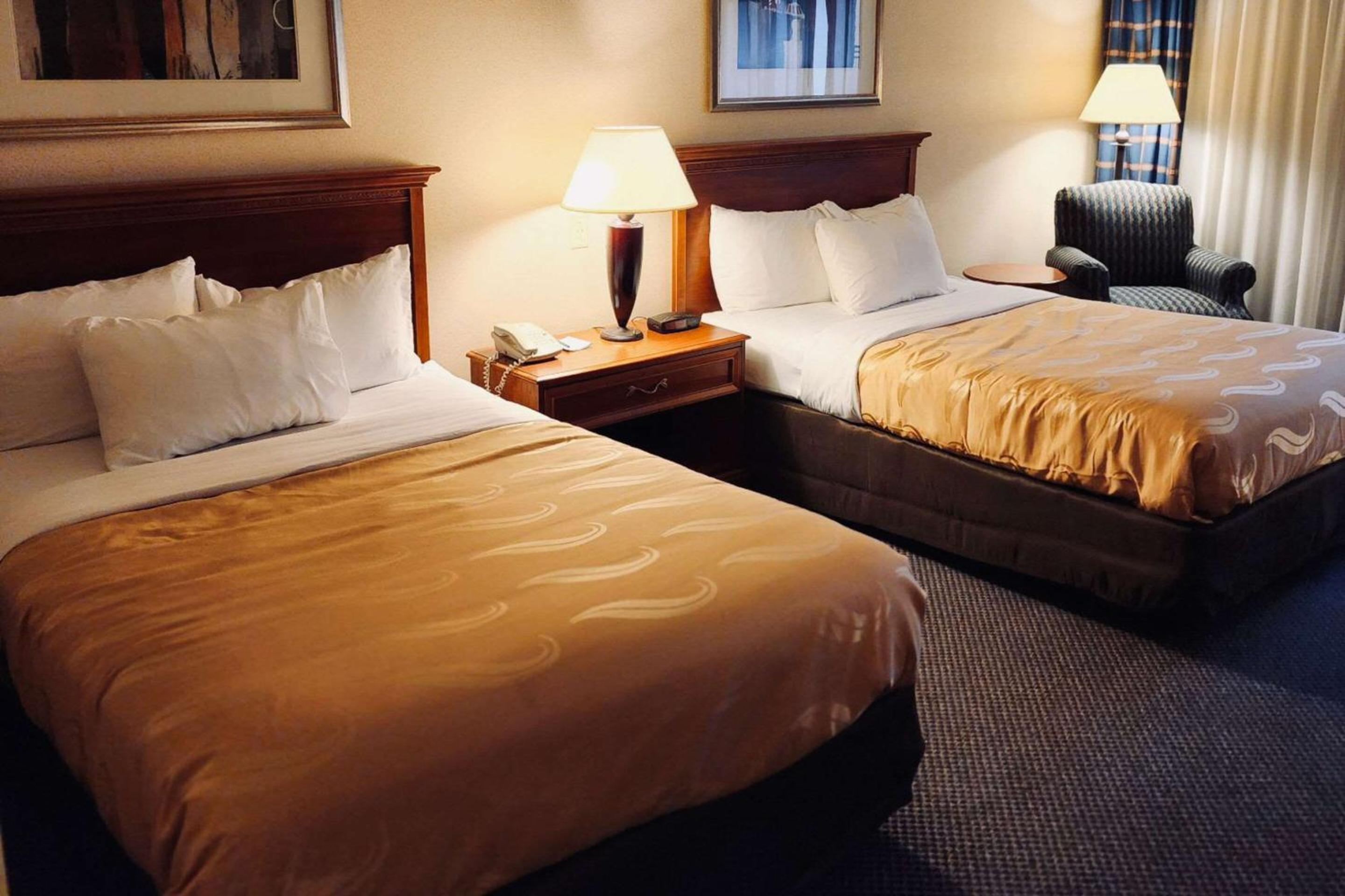 Double Room with Two Double Beds - Non-Smoking - Photo 3
