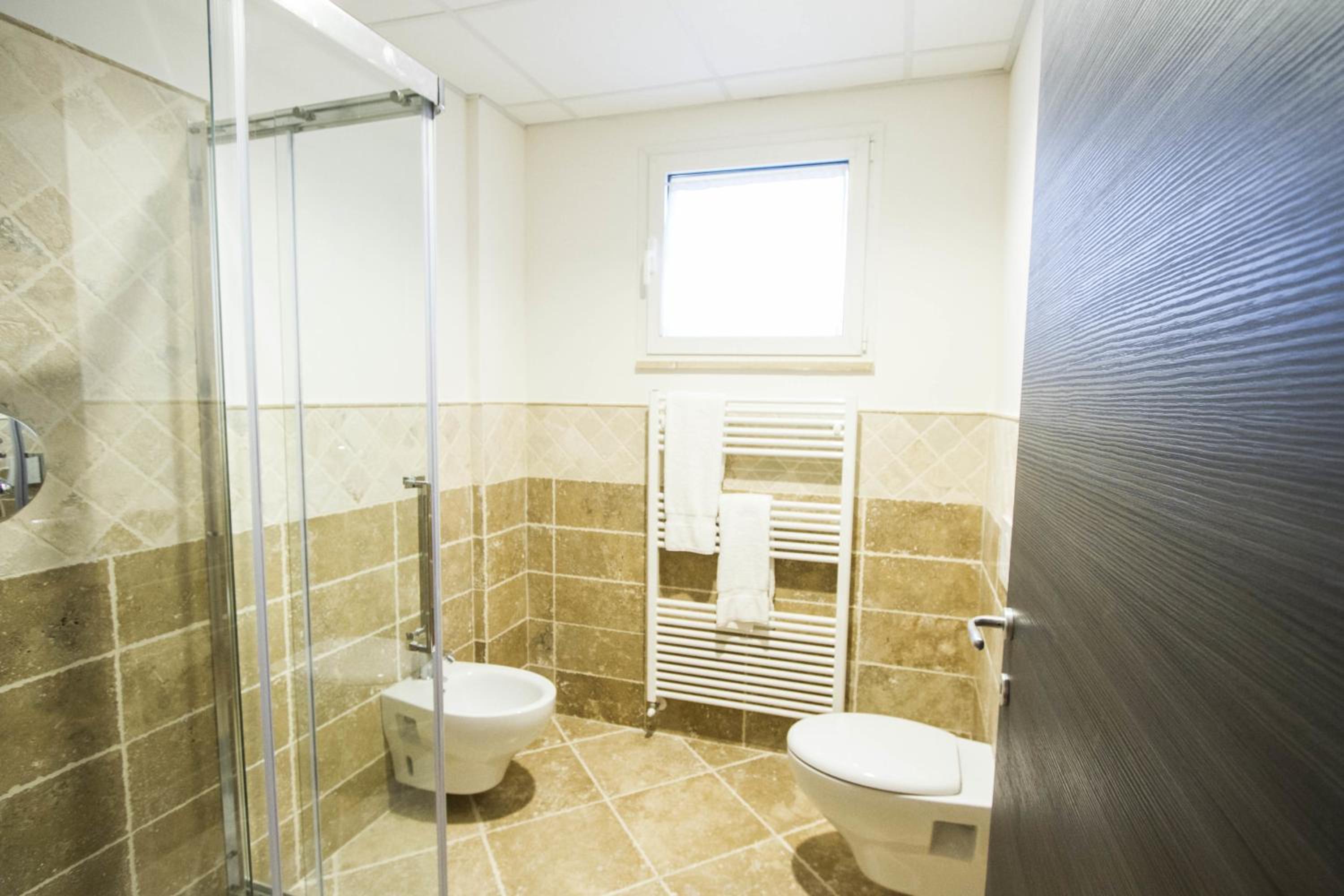Deluxe Double or Twin Room photo 2