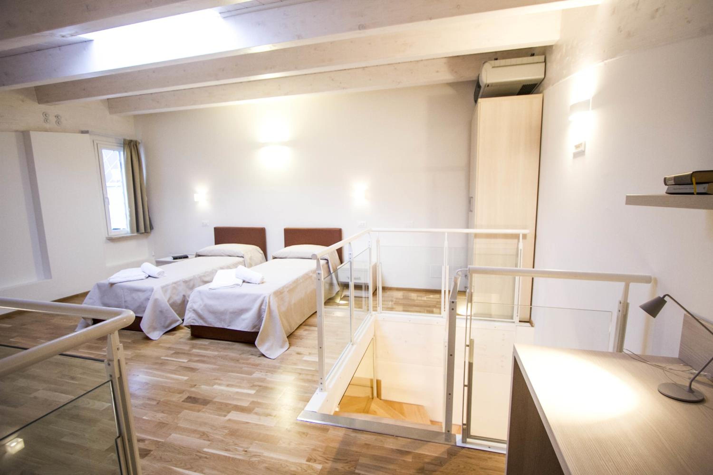 Deluxe Double or Twin Room photo 3