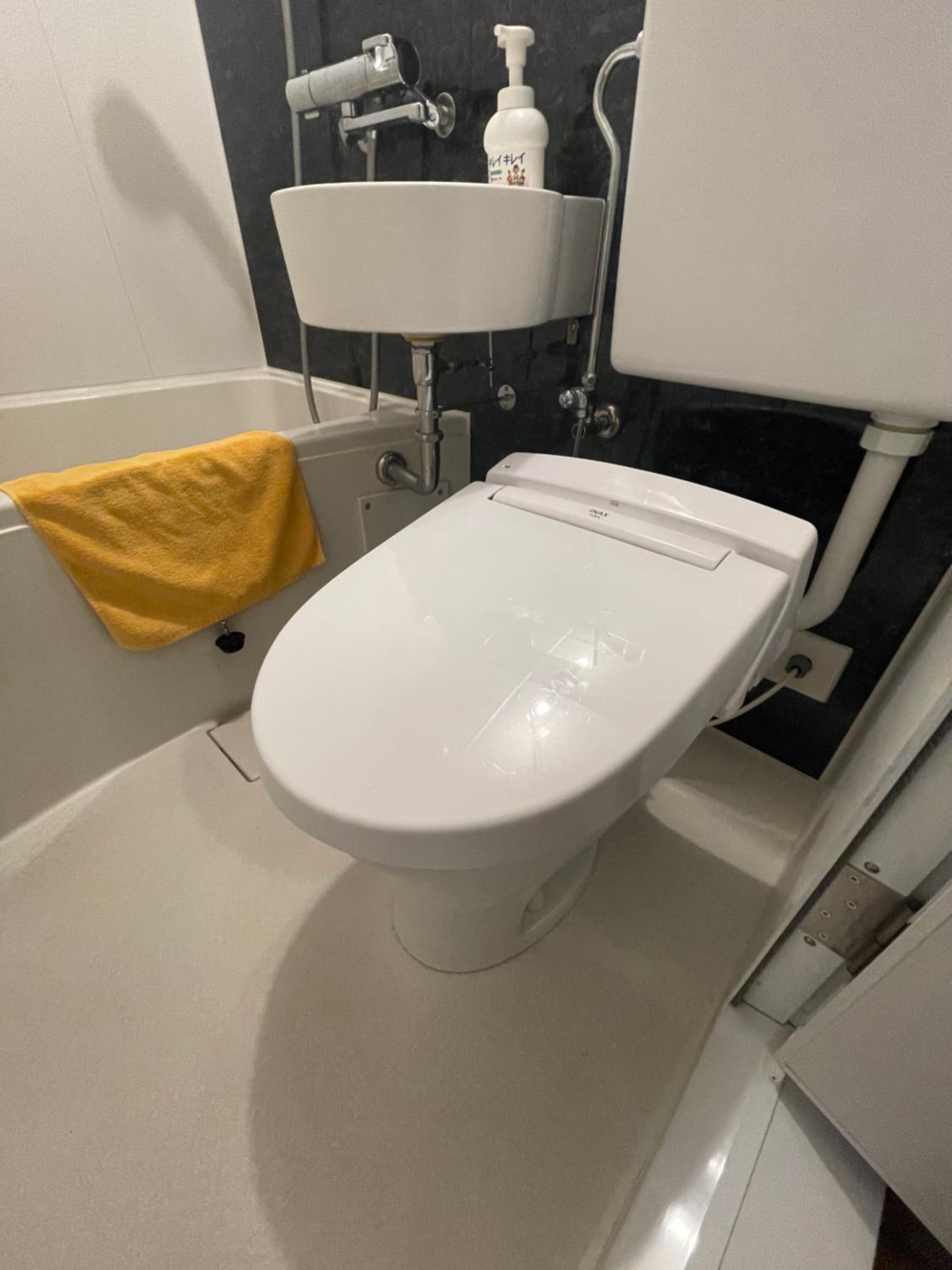 Double Room with Private Bathroom - Photo 9