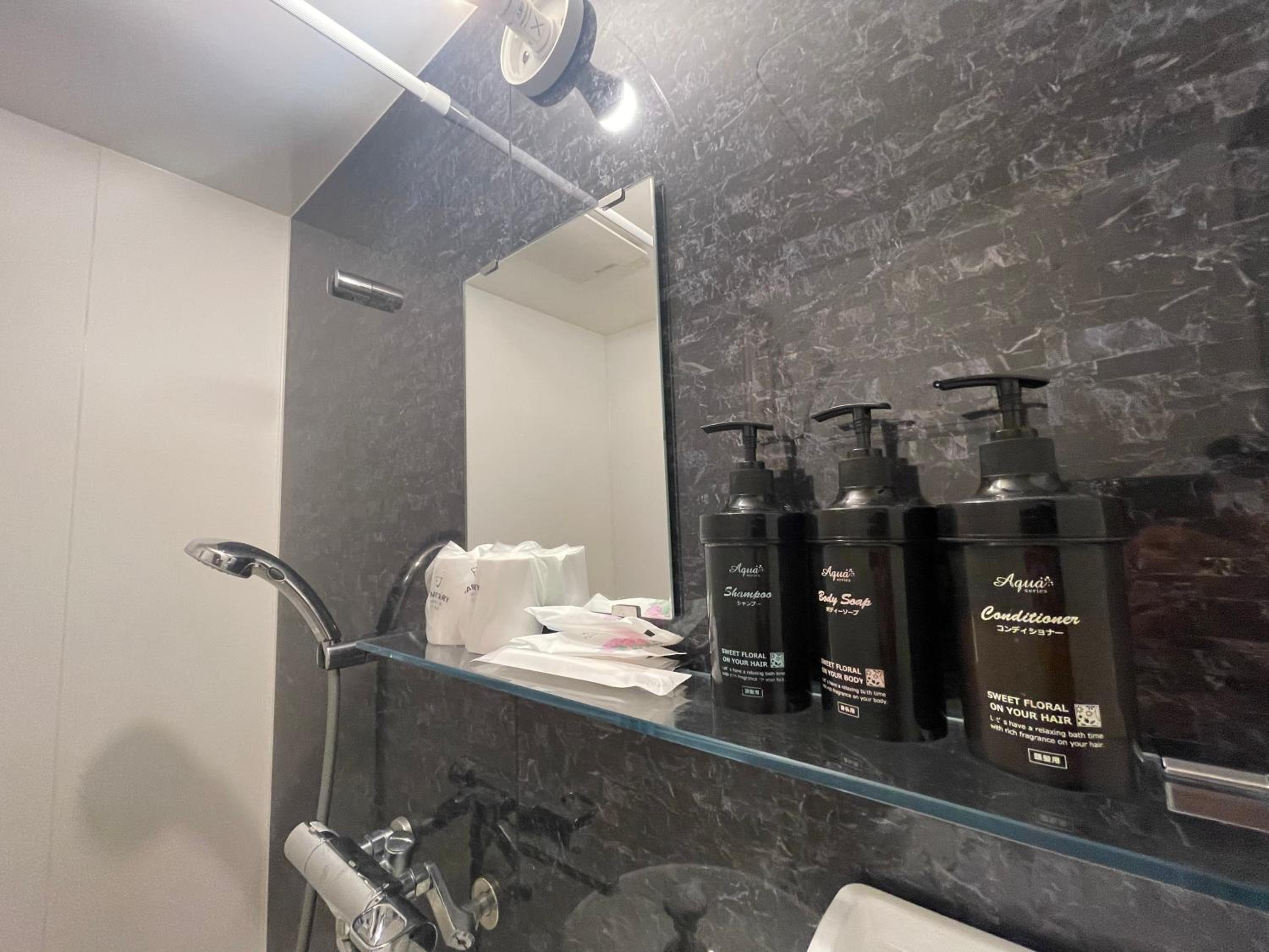 Double Room with Private Bathroom - Photo 8