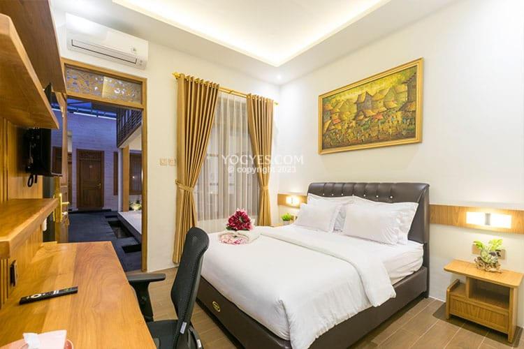 Deluxe Room (2 Adults + 1 Child) photo 1