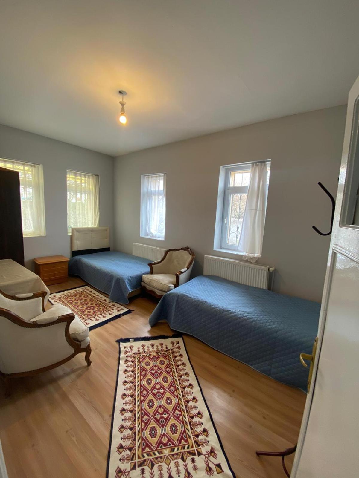 Apartment with Terrace - Photo 1