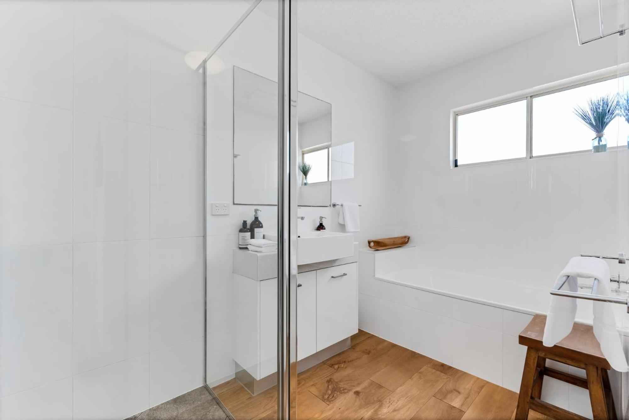 One-Bedroom Apartment with Ocean View photo 3