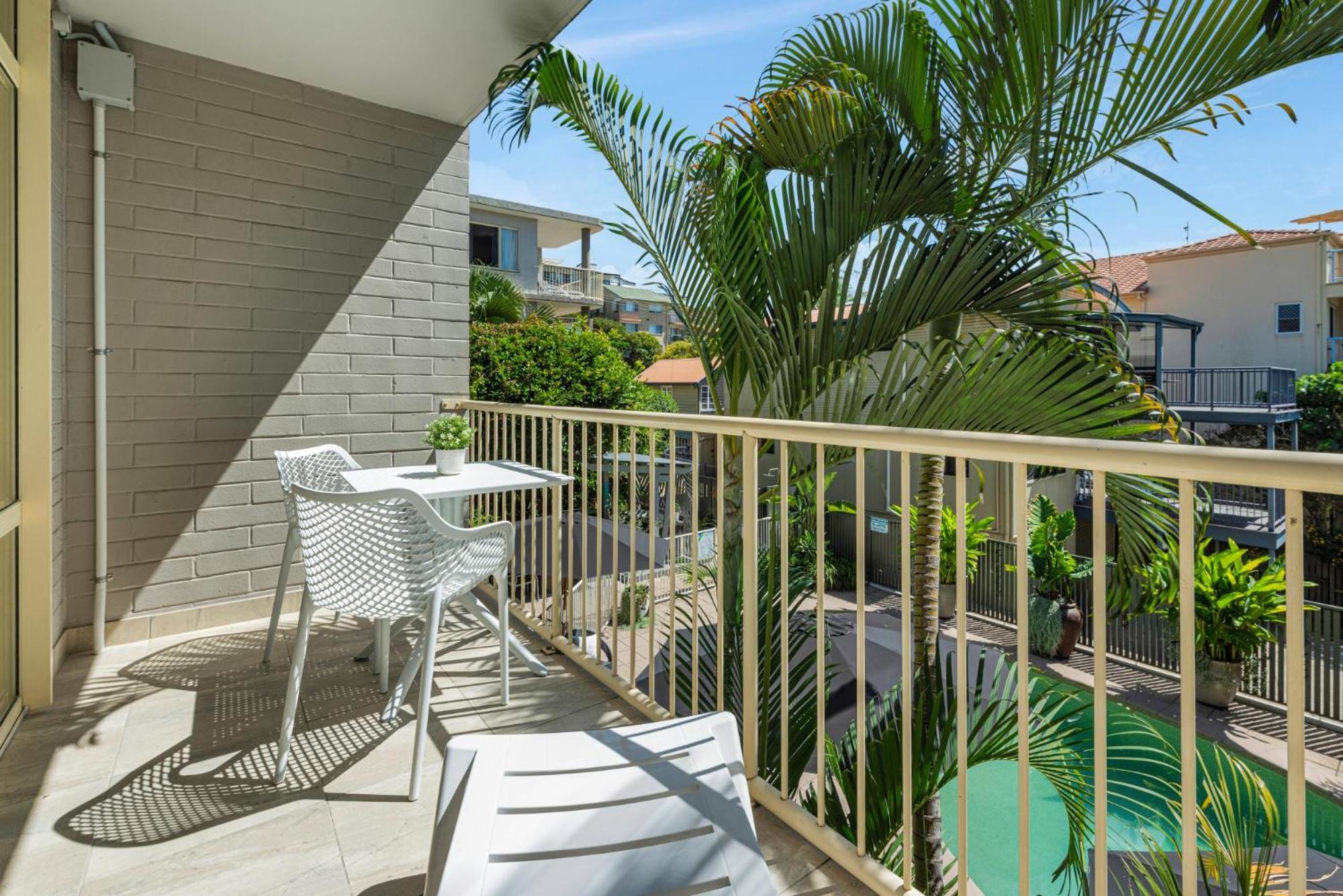One-Bedroom Apartment with Partial Ocean View photo 3
