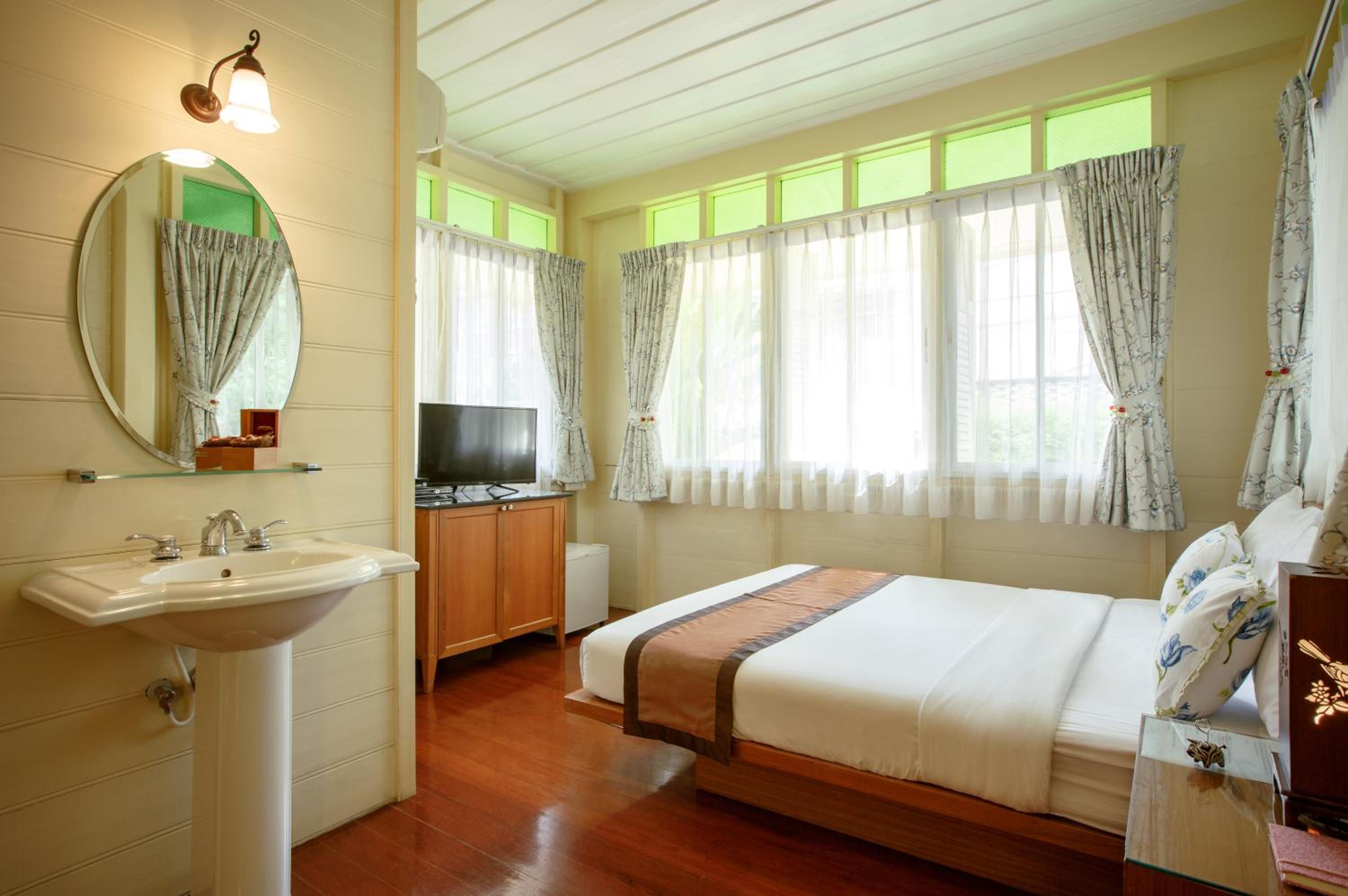 Deluxe Double Room photo 2